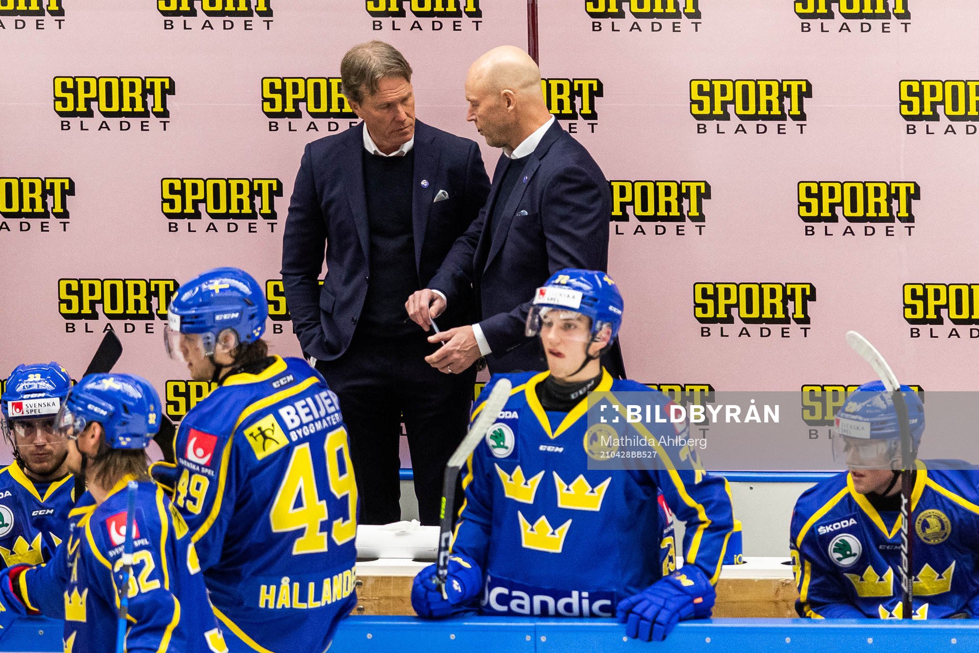 Sveriges förbundskapten Johan Garpenlöv och assisterande
