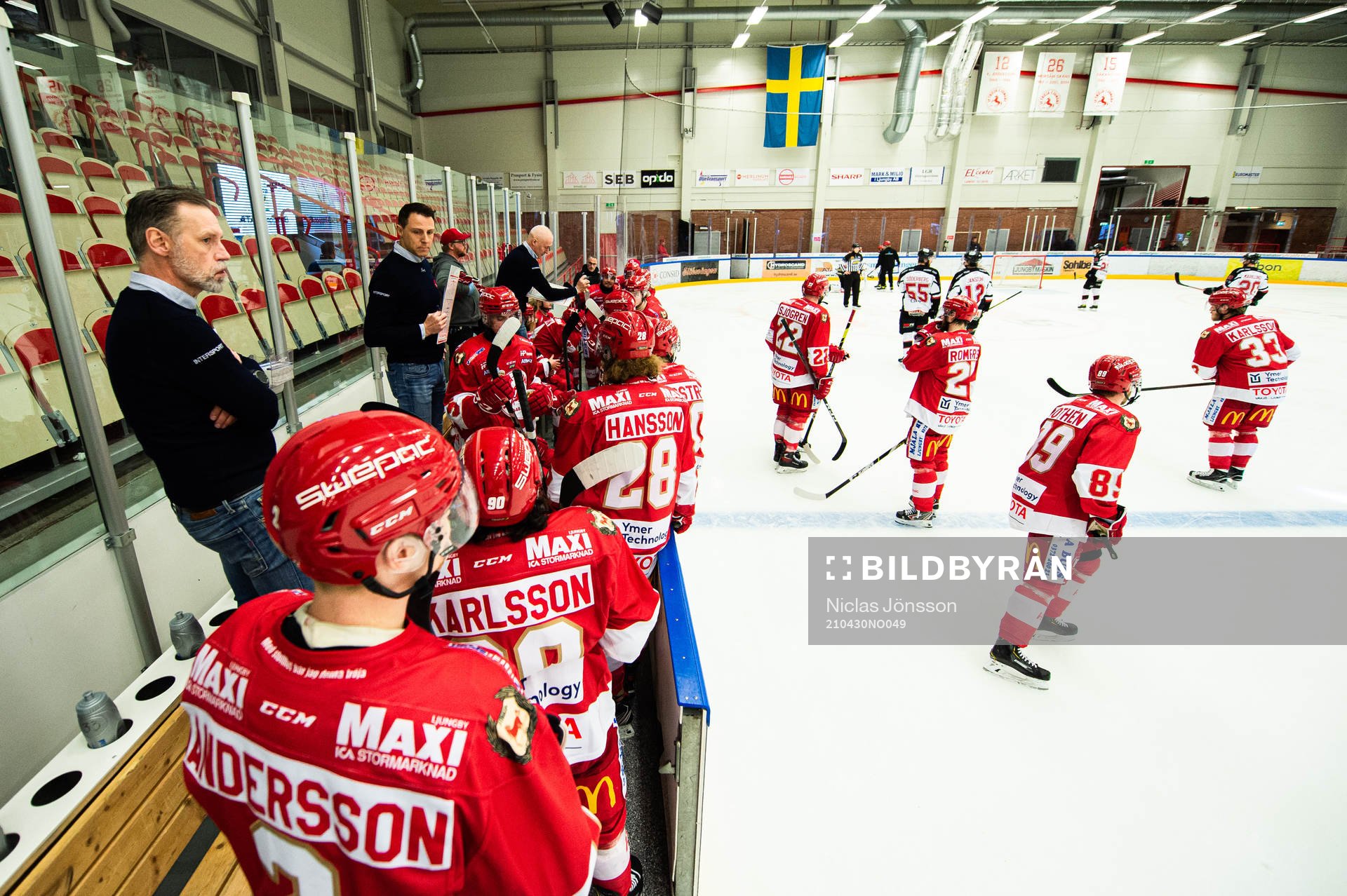 Troja/Ljungbys spelare vid en timeout
