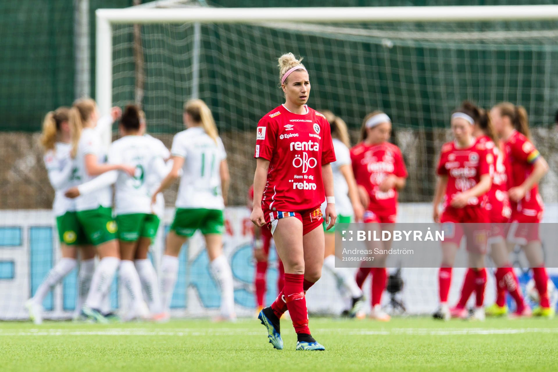 Örebros Jenna Hellstrom deppar