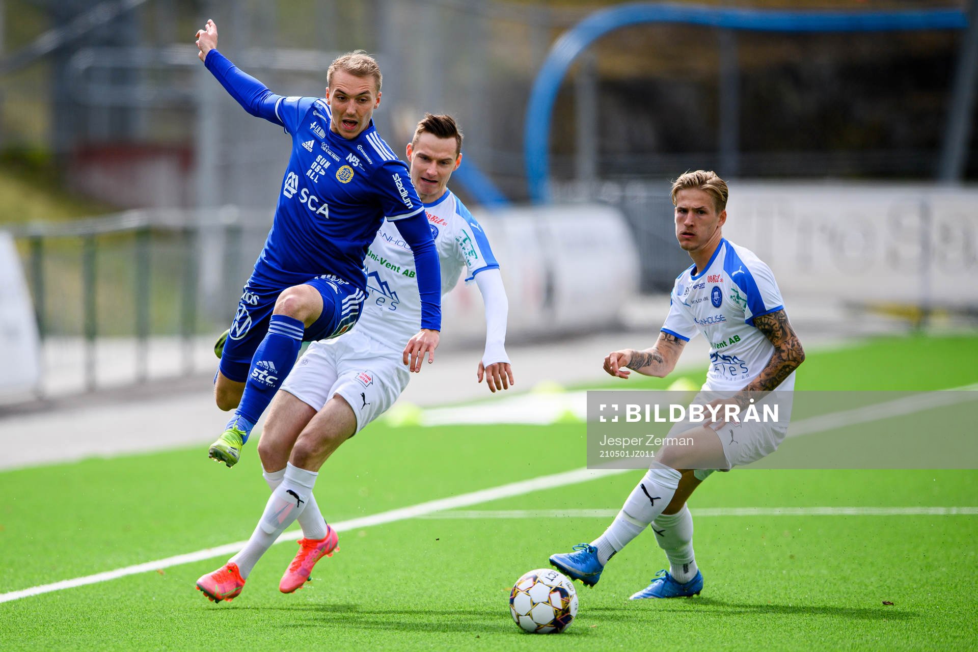 Sundsvalls Albin Ekström i en kamp mot Akropolis Mattias