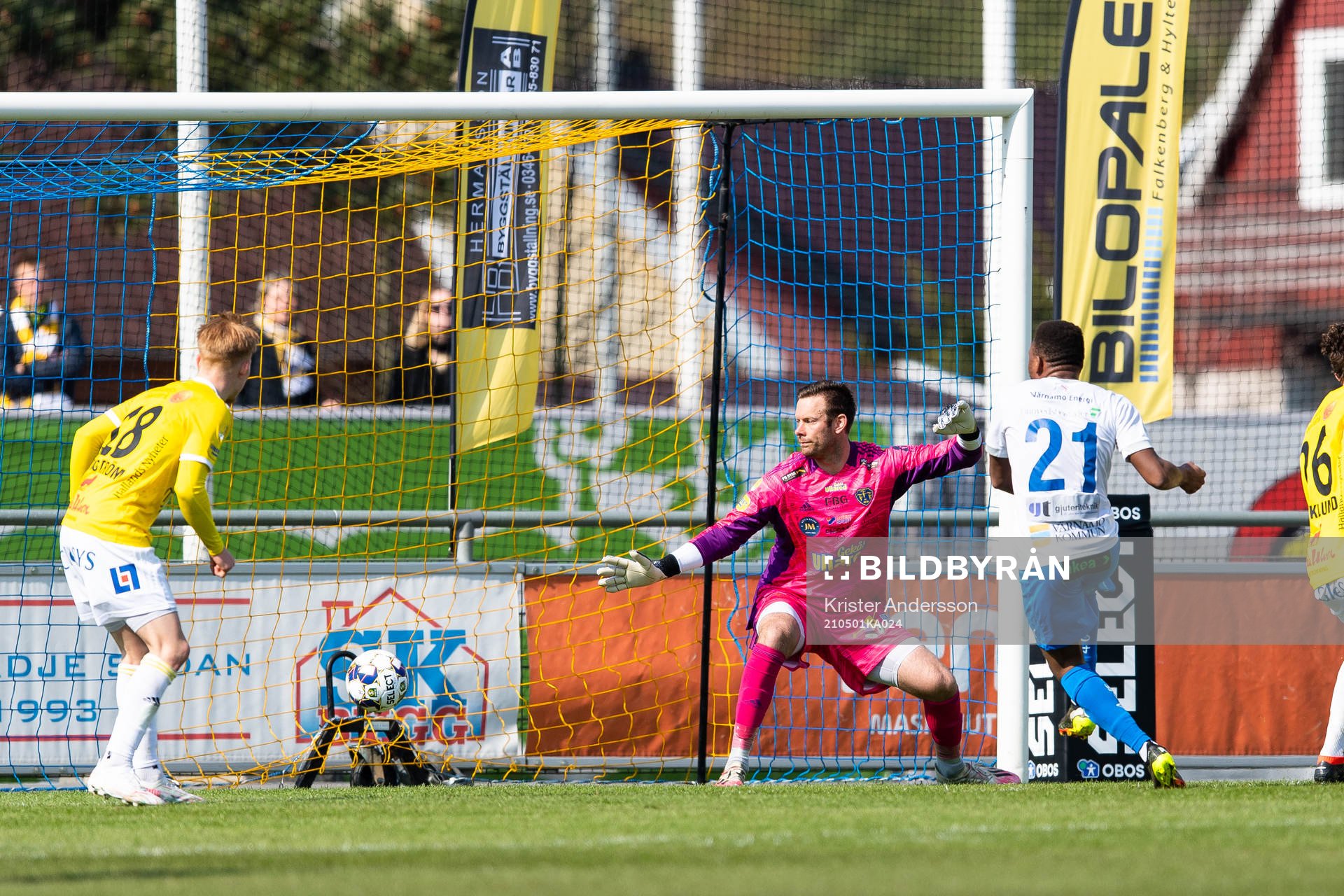 Värnamos Abdussalam Magashy gör 0-1 på Falkenbergs
