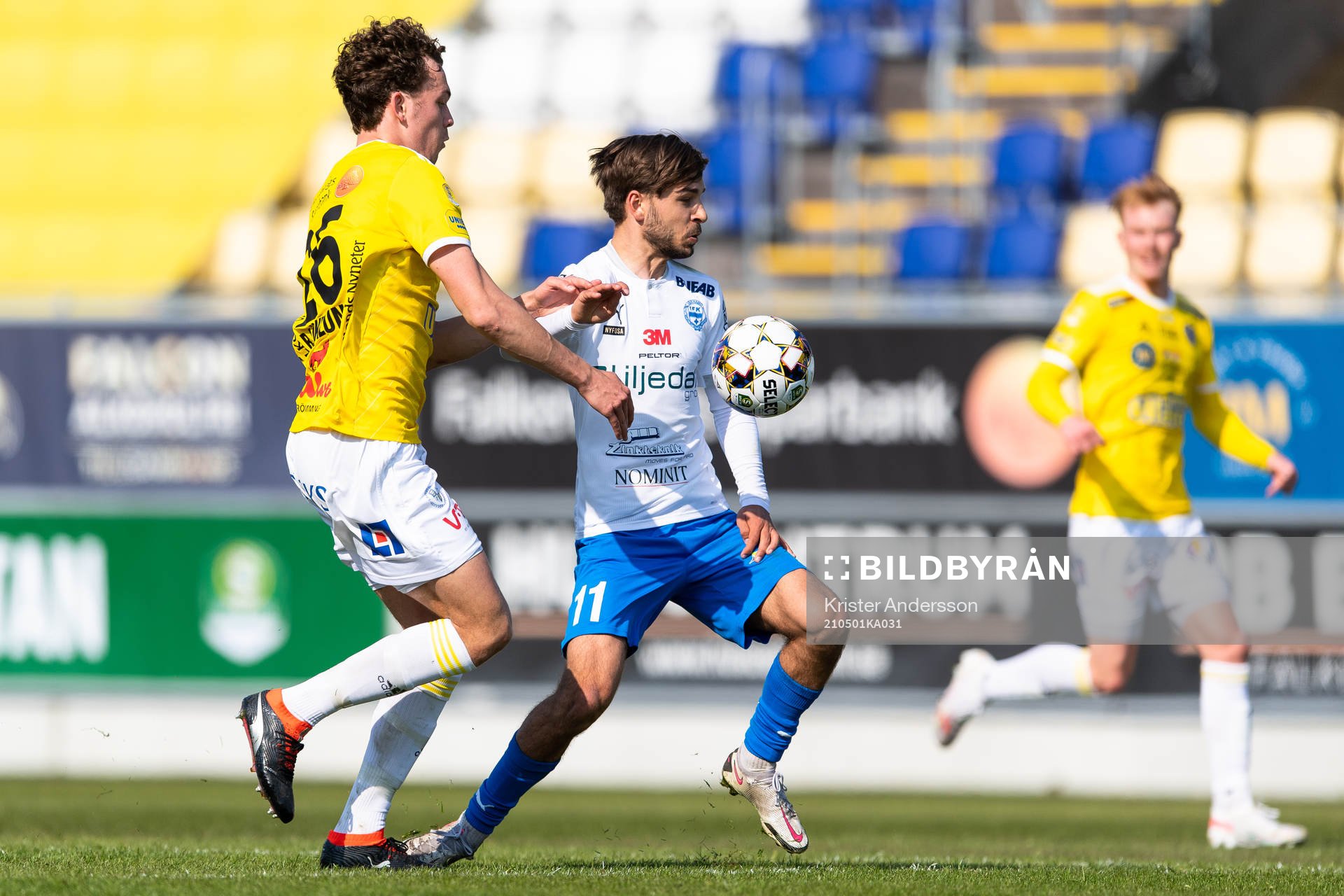 Falkenbergs Kalle Björklund och Värnamos Michael Kargbo