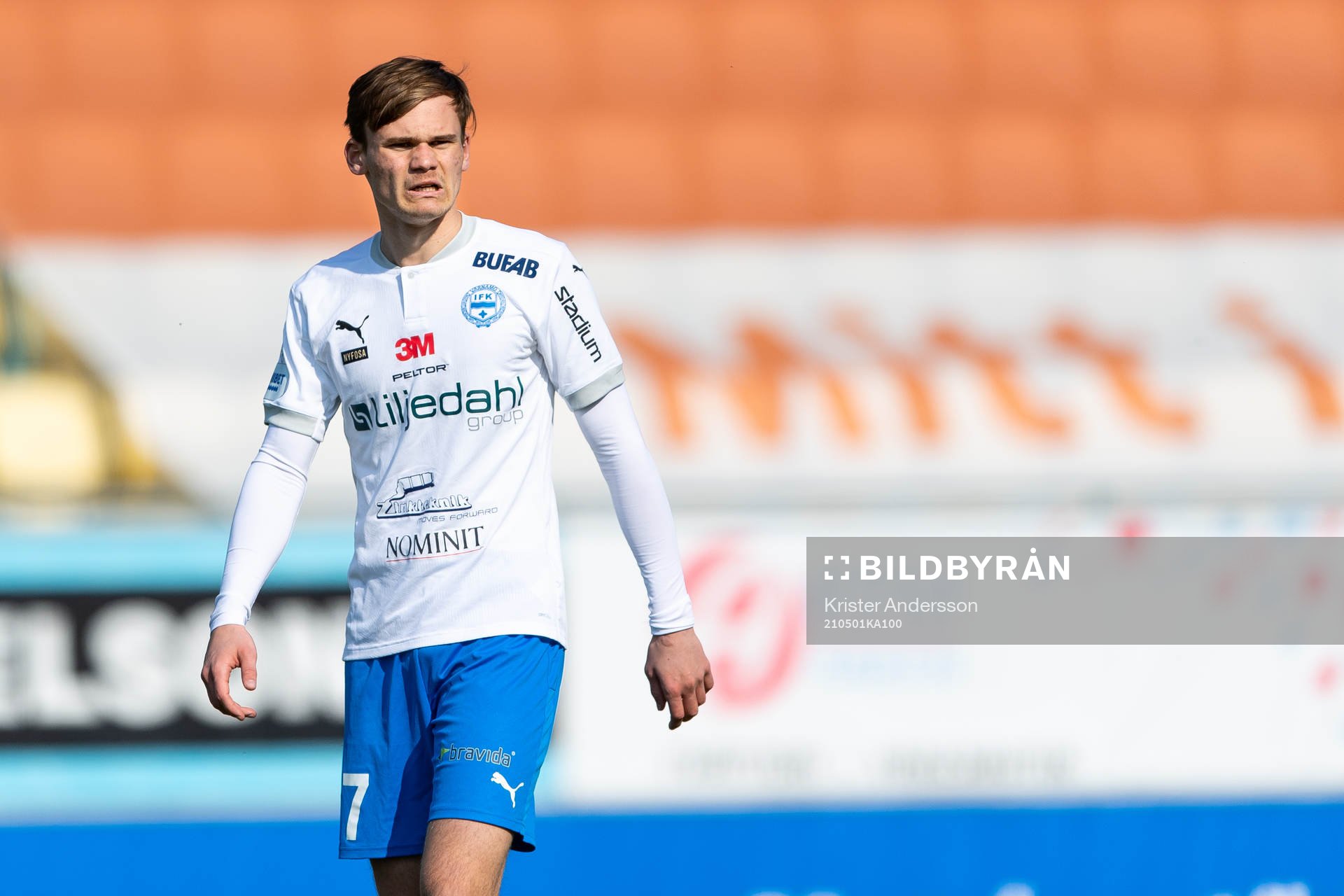 Värnamos Oscar Uddenäs under fotbollsmatchen i Superettan mellan Falkenberg och Värnamo den 1 maj 2021 i Falkenberg. 