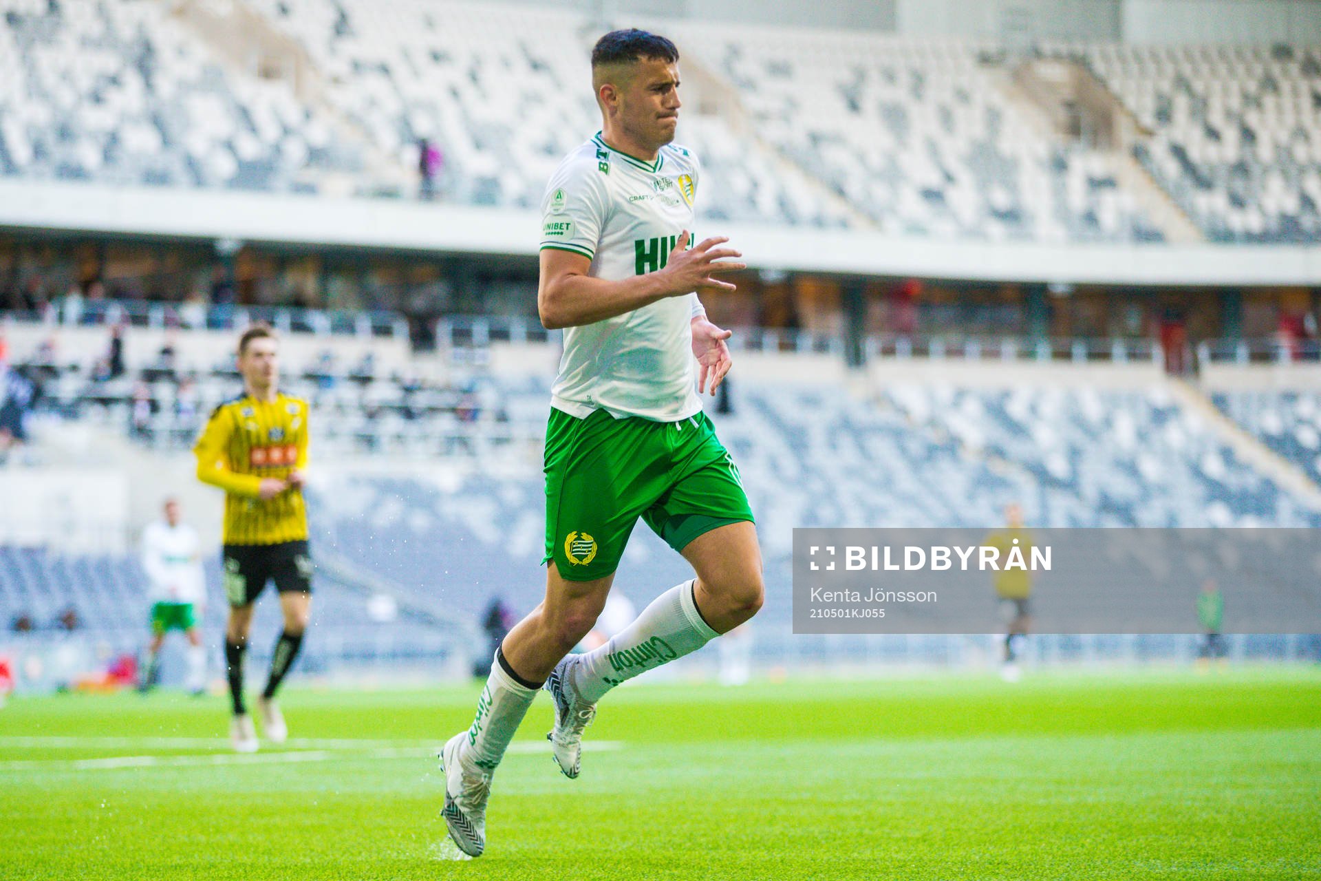 Hammarbys Astrit Selmani har ont