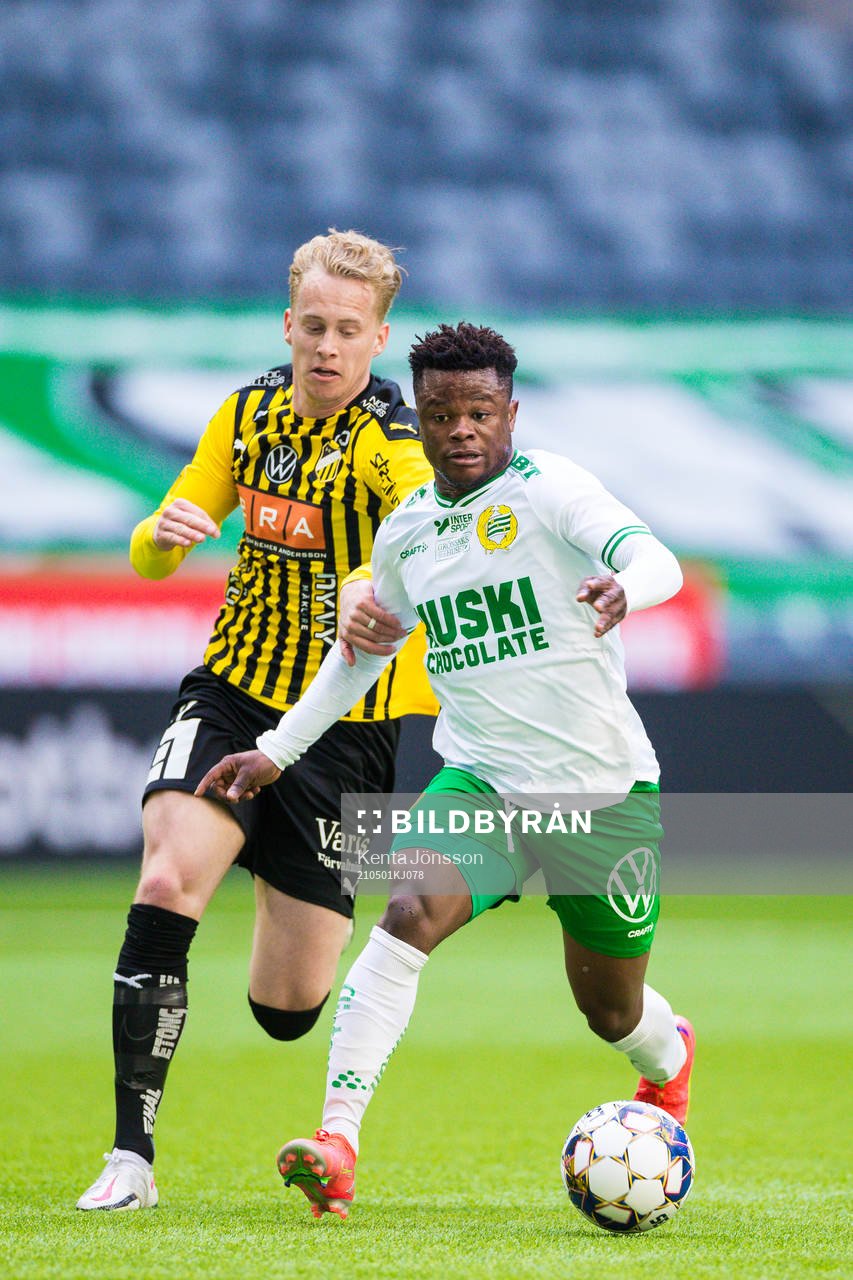 Häckens Gustav Berggren och Hammarbys Akinkunmi Amoo