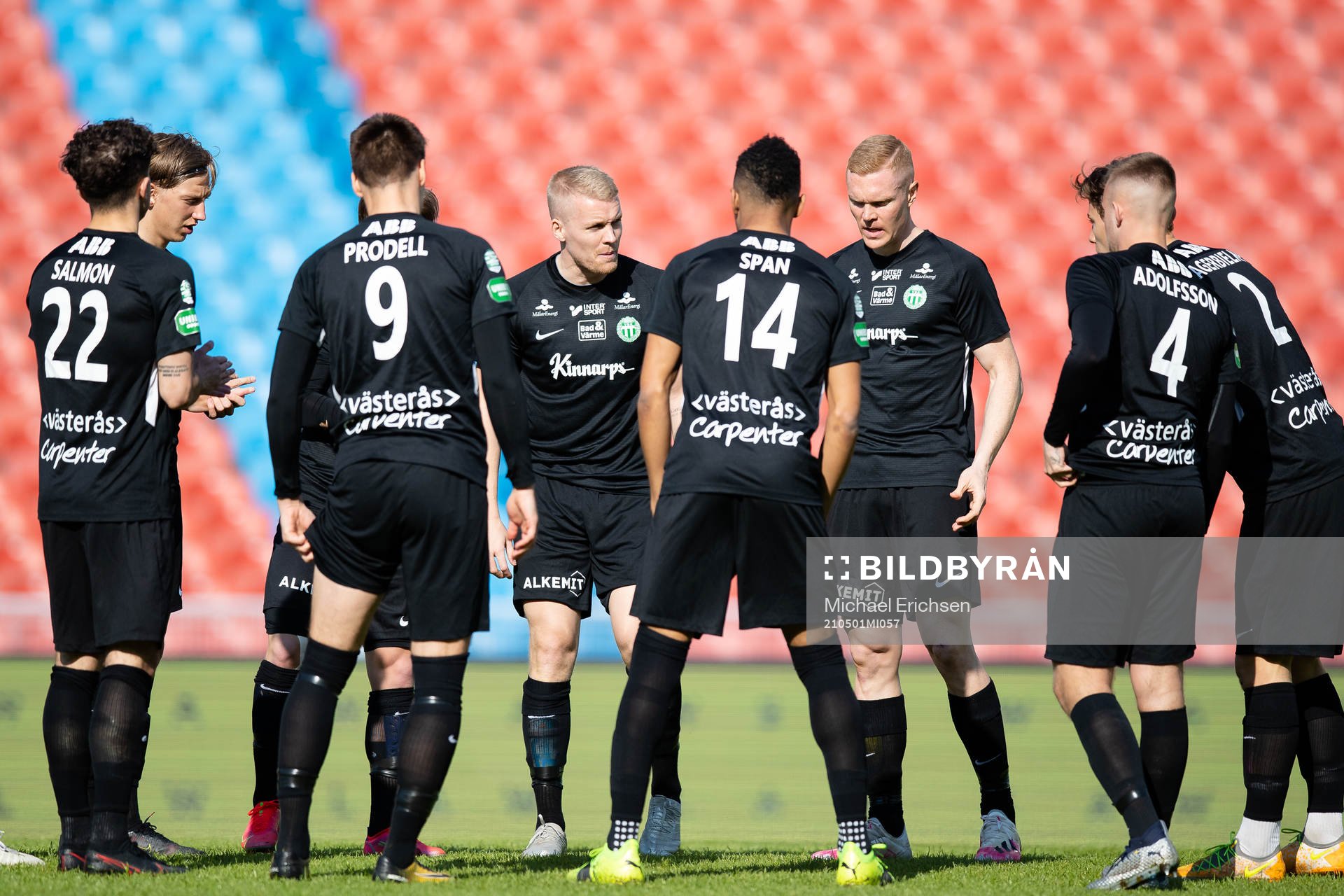 Västerås samlade innan fotbollsmatchen i Superettan