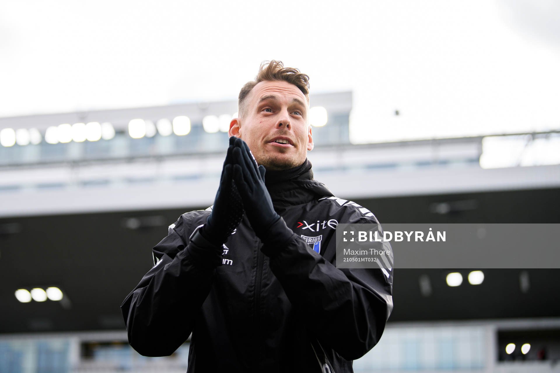 Sirius tränare Daniel Bäckström jublar efter fotbollsmatchen i Allsvenskan mellan Sirius och Kalmar den 1 maj 2021 i Uppsala. 