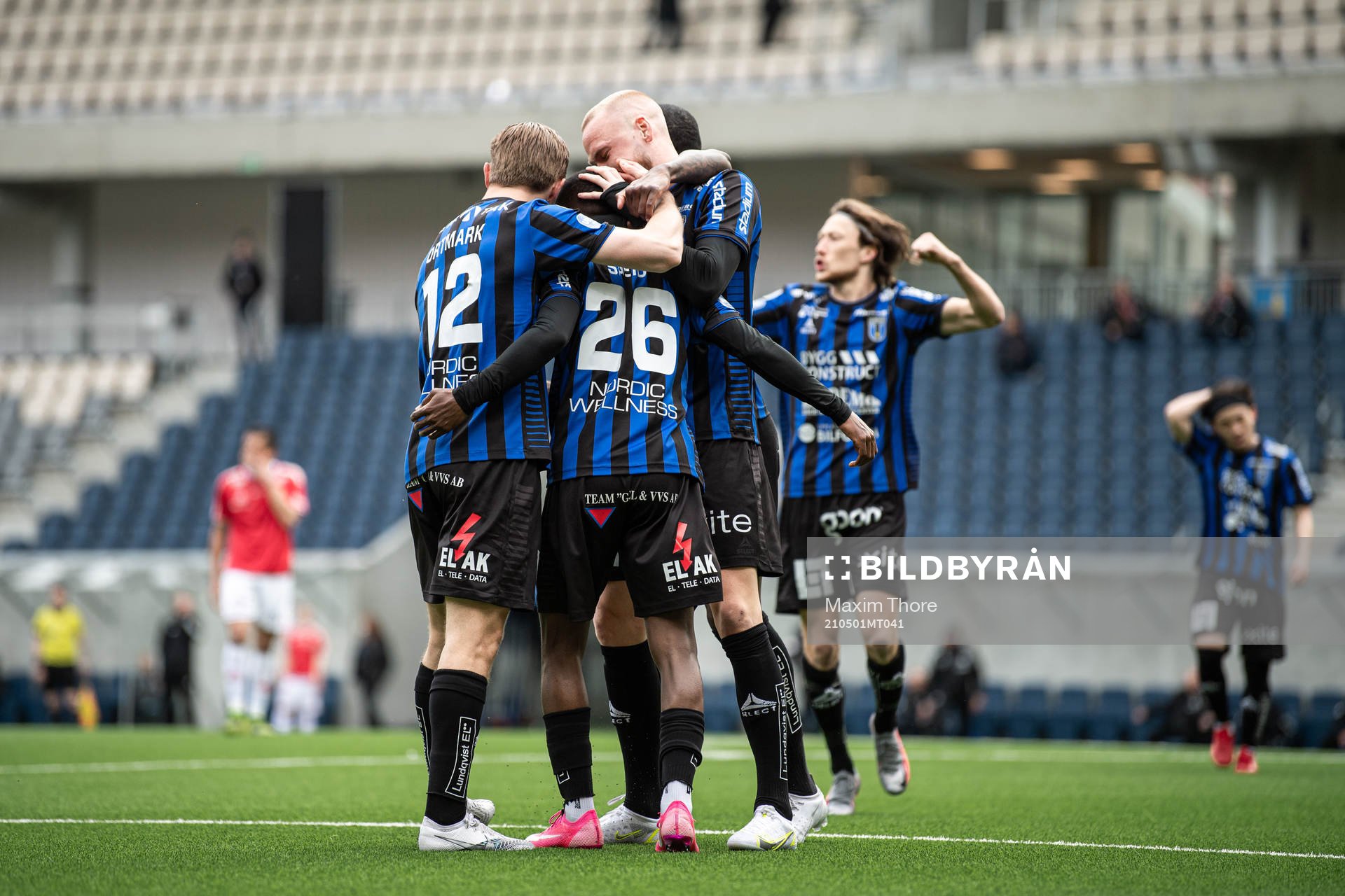 Sirius Mohammed Khalid Saeid jublar med lagkamrater