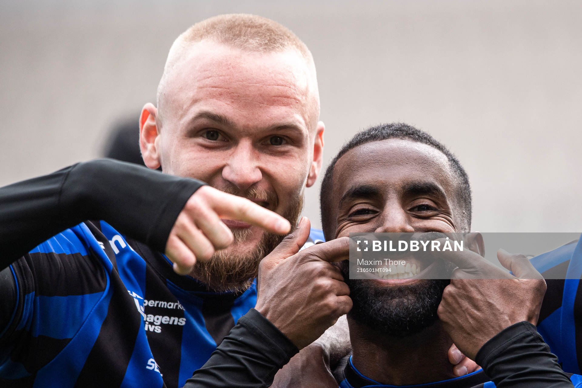 Sirius Adam Ståhl och Mohammed Khalid Saeid  jublar