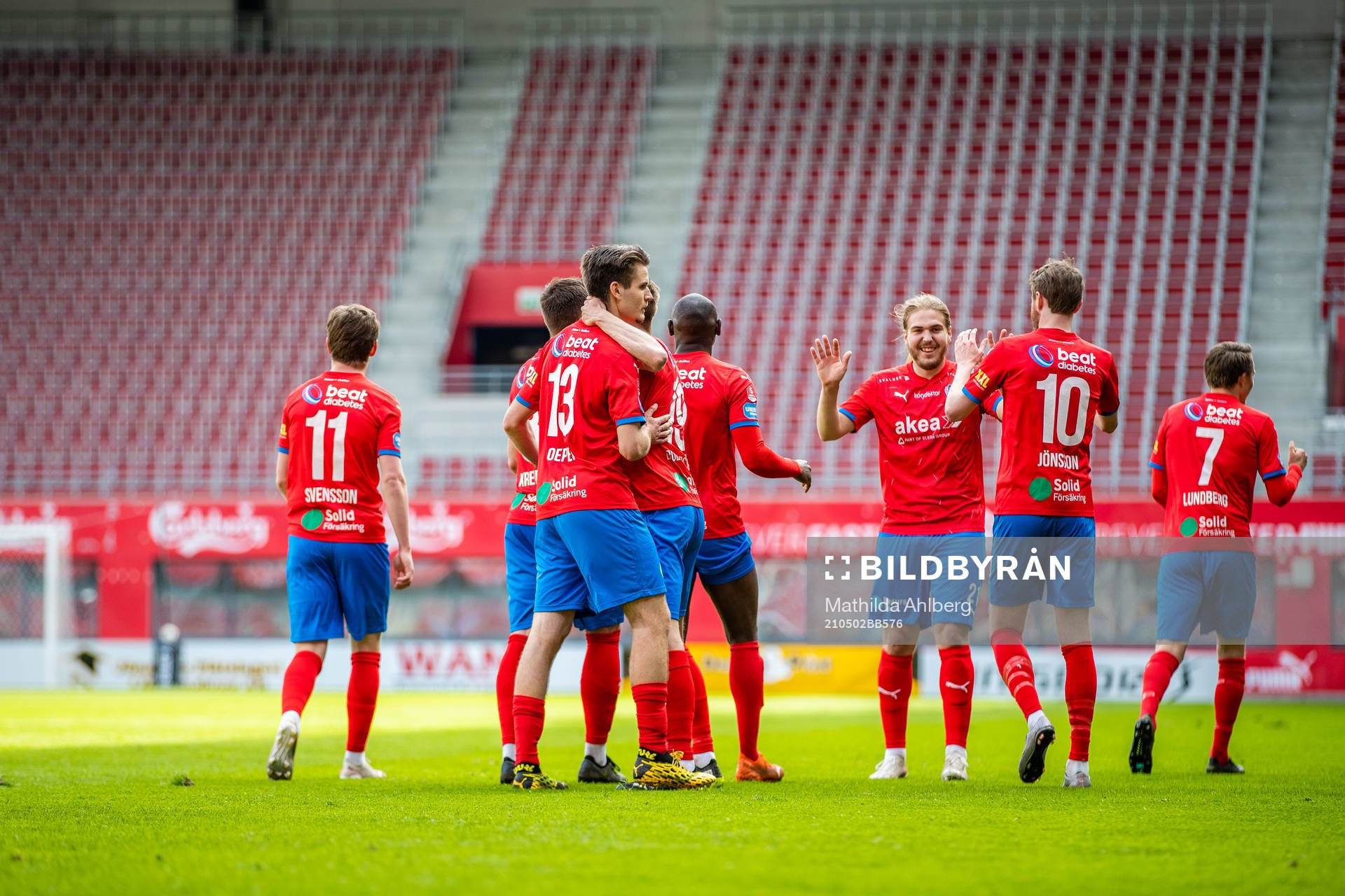 Helsingborgs Wilhelm Loeper jublar med lagkamrater