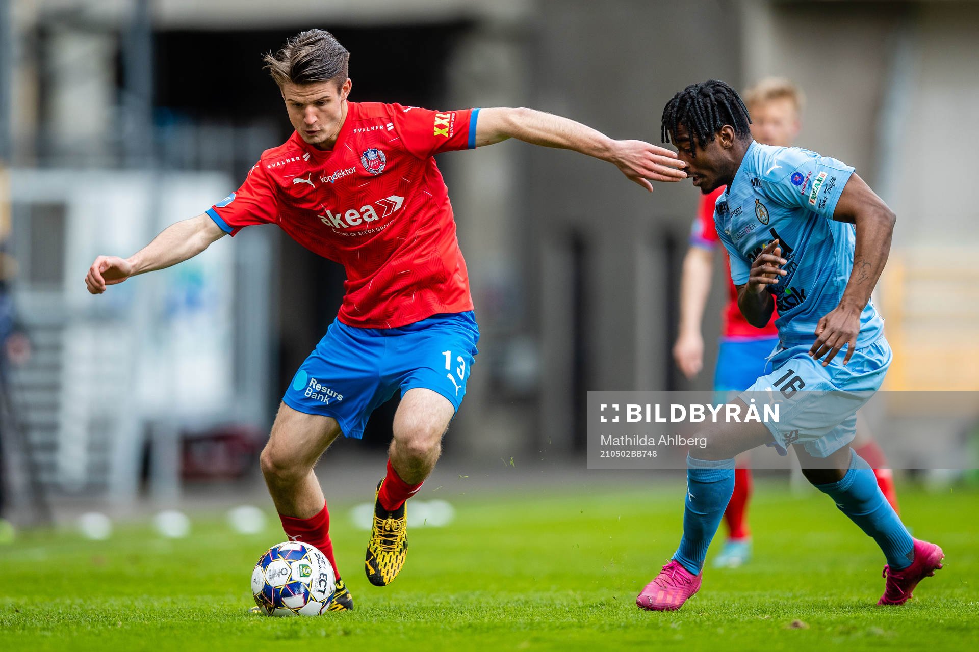 Helsingborgs Wilhelm Loeper och AFC Eskilstunas York Rafael