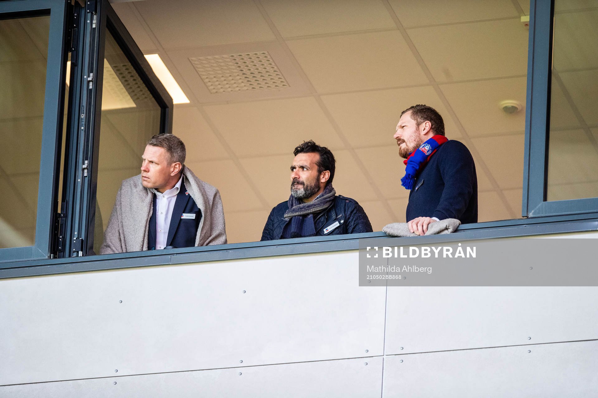 Helsingborgs styrelsemedlemmar Fredrik Karlsson, Stavros Papadopoulos och David Nilsson Sträng under fotbollsmatchen i Superettan mellan Helsingborg och AFC Eskilstuna den 2 maj 2021 i Helsingborg.