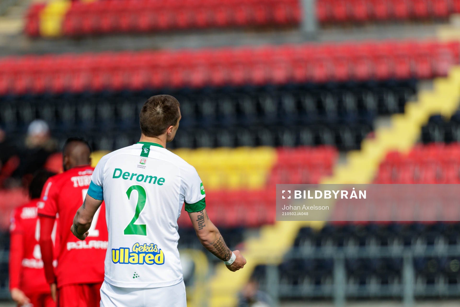 Varbergs Jon Birkfeldt jublar efter fotbollsmatchen i Allsvenskan mellan Östersund och Varberg den 2 maj 2021 i Östersund. 