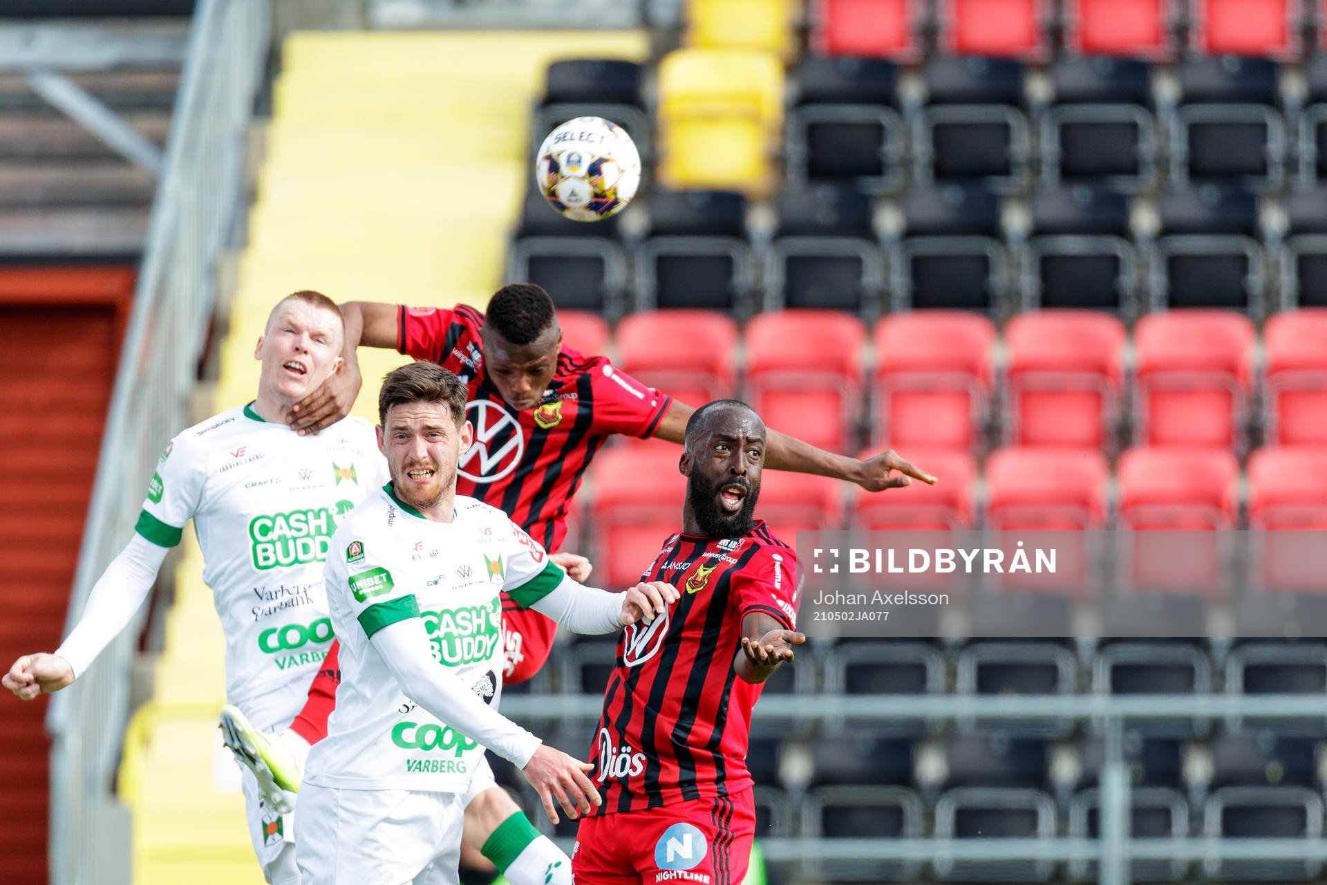 Östersunds Ronald Mukiibi reagerar