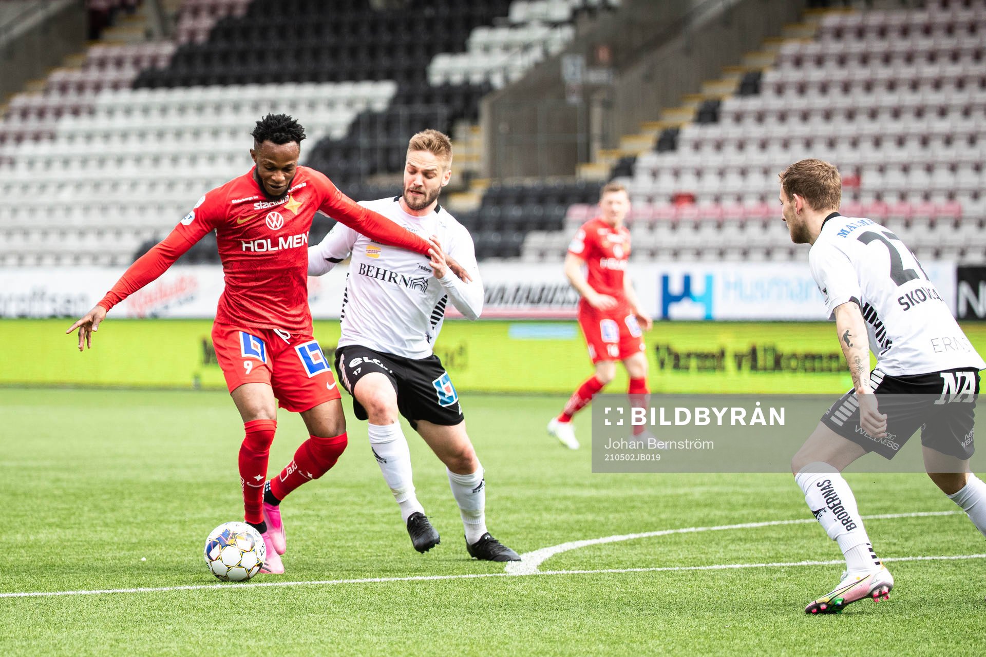 IFK Norrköpings Samuel Adegbenro och Örebros Johan