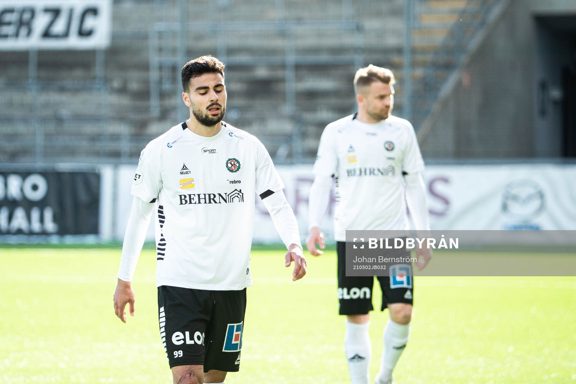 Örebros Deniz Hümmet och Erik Björndahl deppar