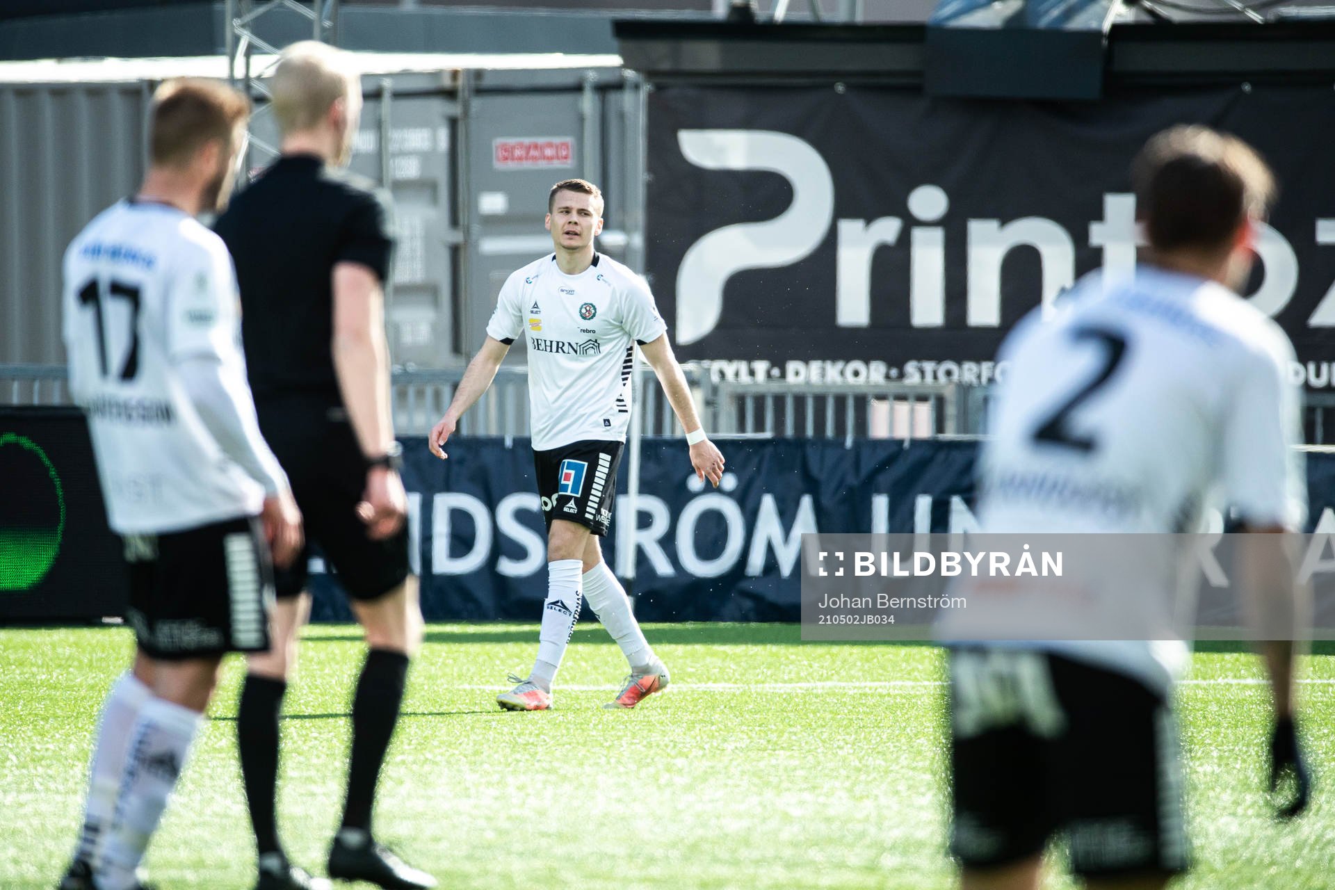 Örebros Jake Larsson deppar
