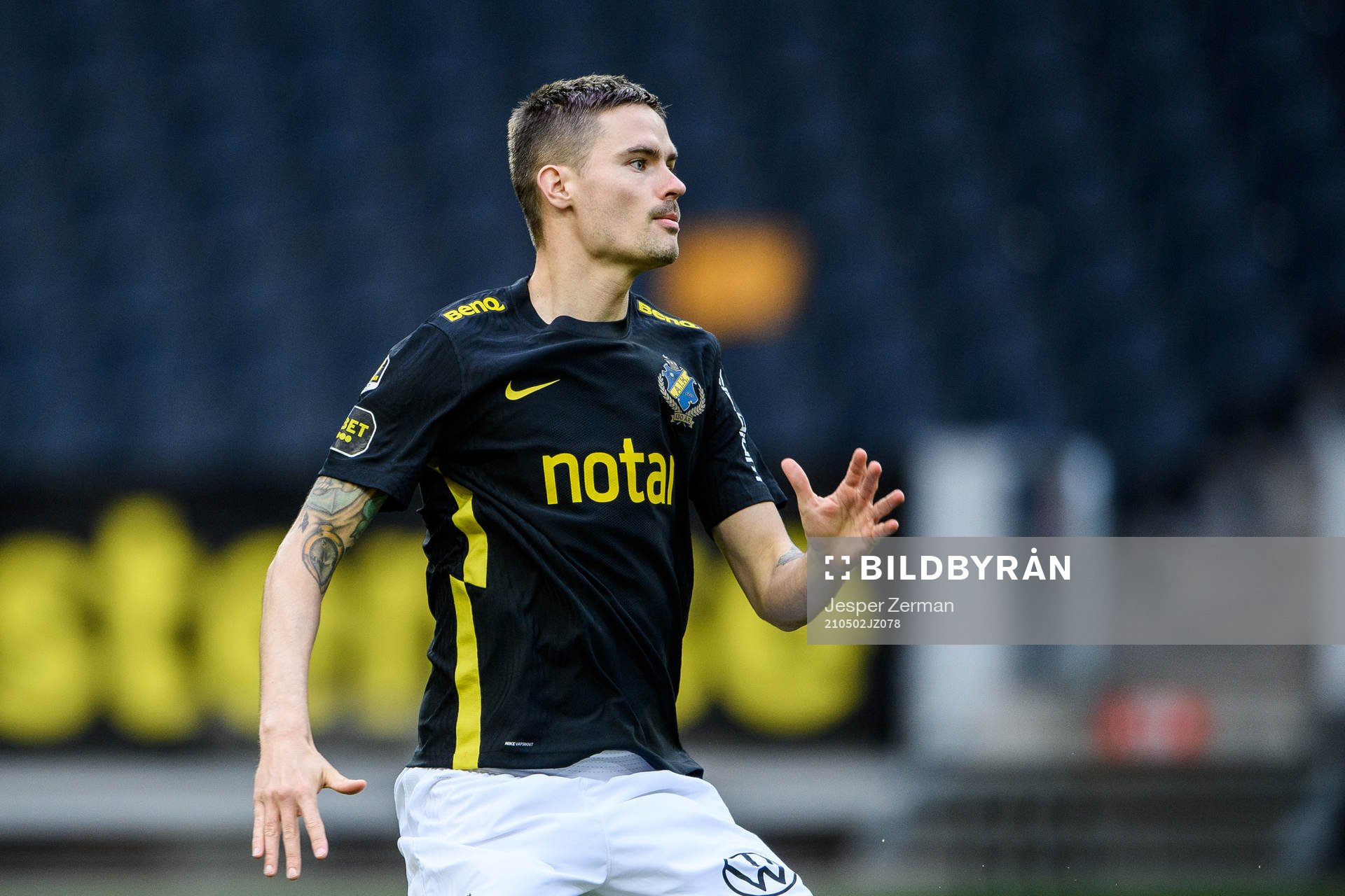 s Mikael Lustig