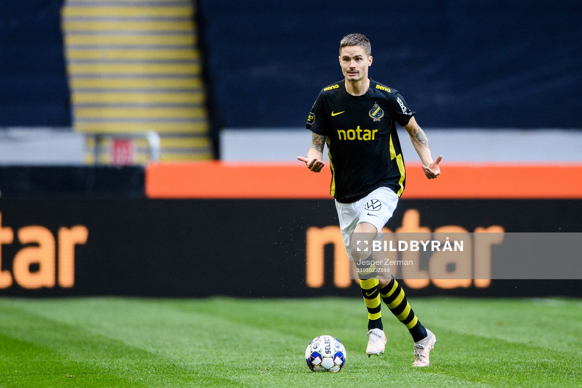 s Mikael Lustig