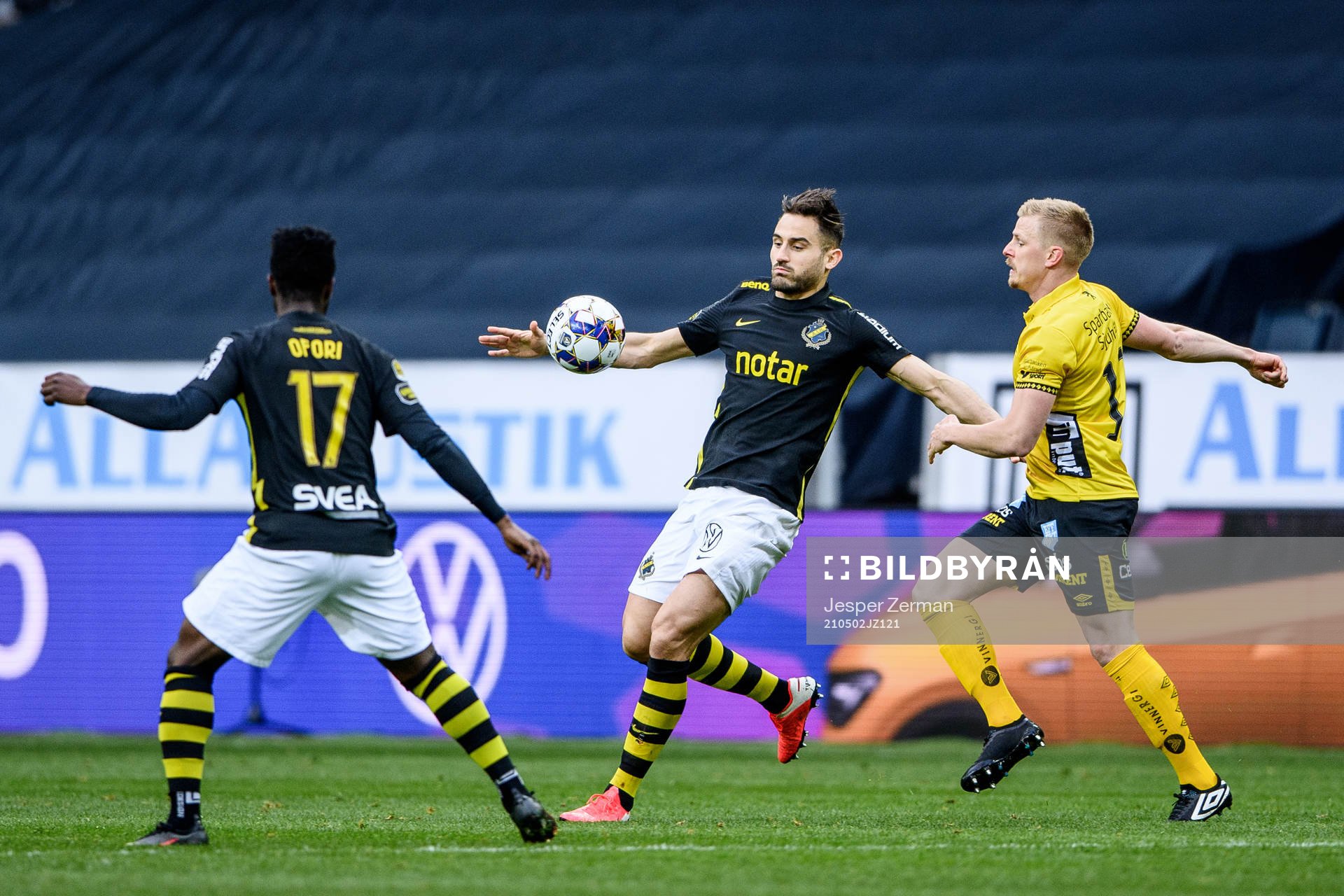 s Sotirios Papagiannopoulos och Elfsborgs Simon Olsson