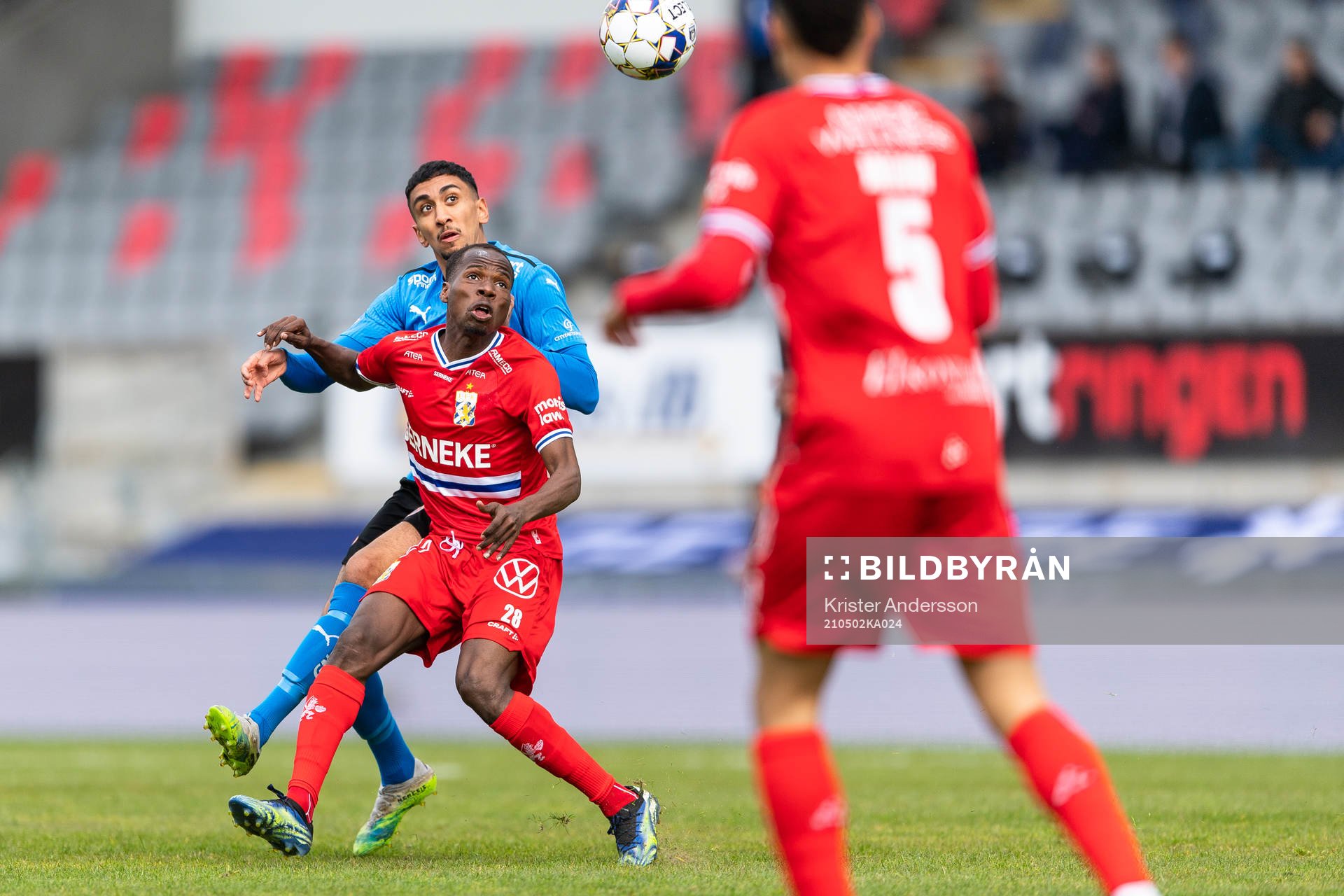 Halmstads Amir Al-Ammari och IFK Göteborgs Alhassan Yusuf