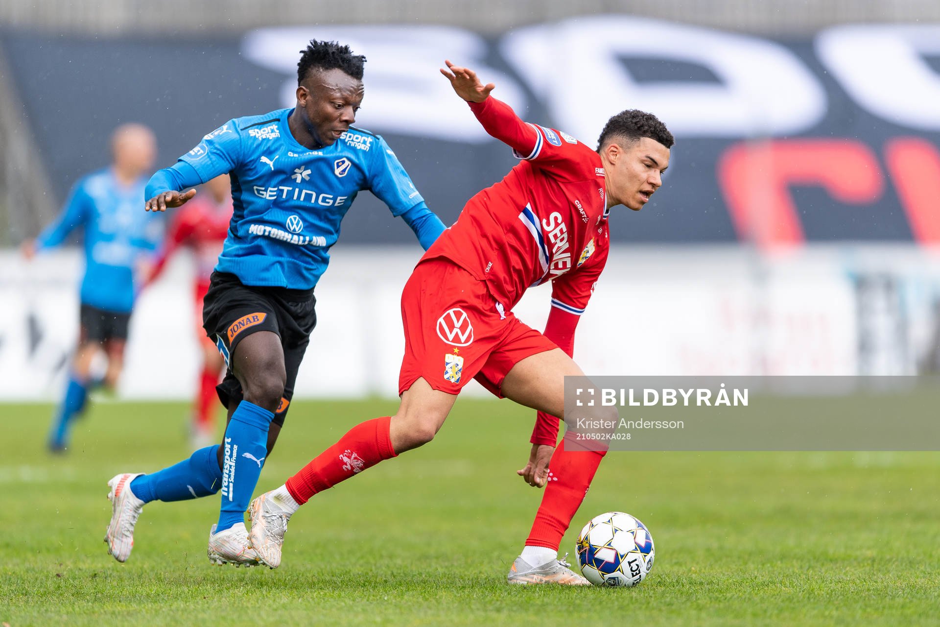 Halmstads Thomas Boakye och IFK Göteborgs Alexander Jallow