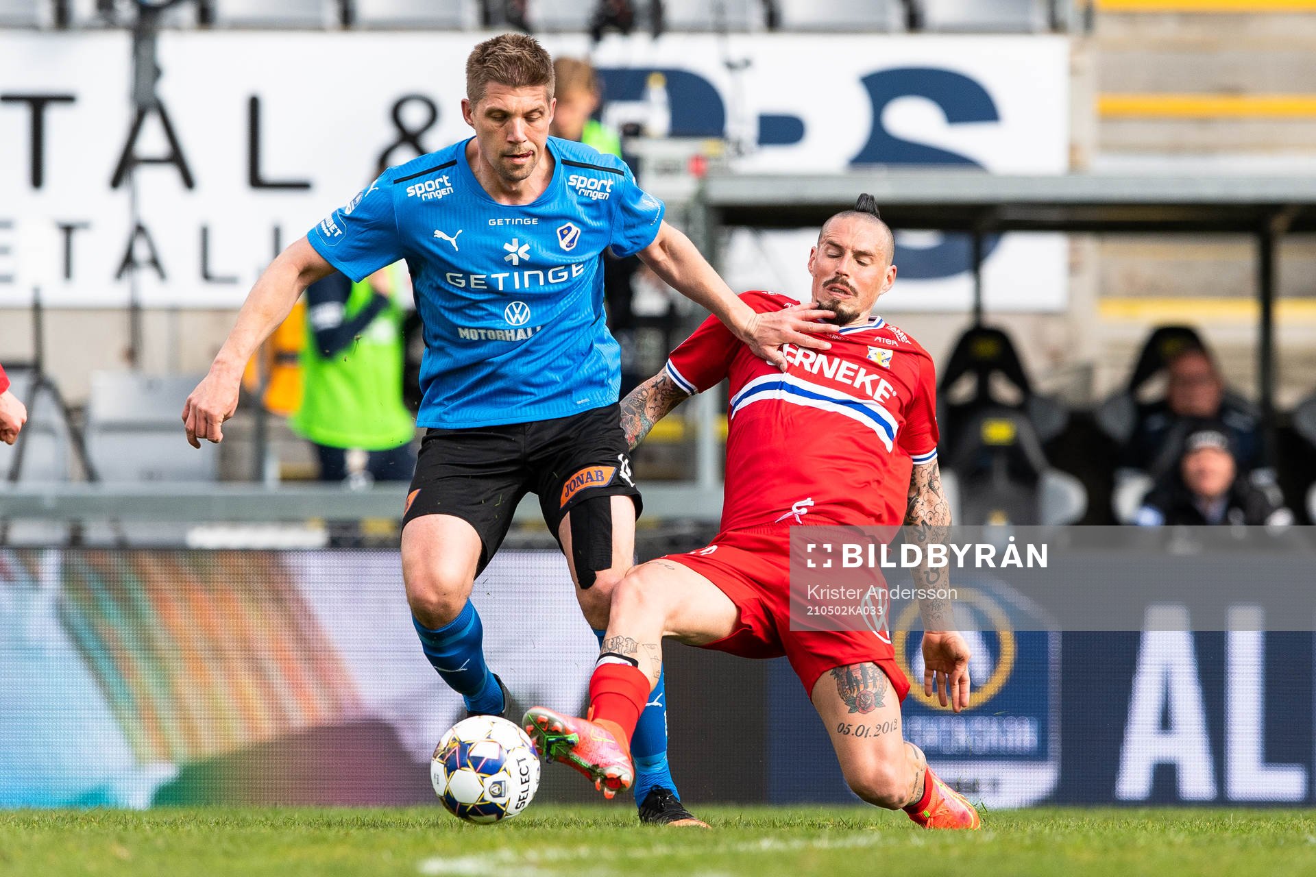 Halmstads Mikael Boman och IFK Göteborgs Marek Hamsik