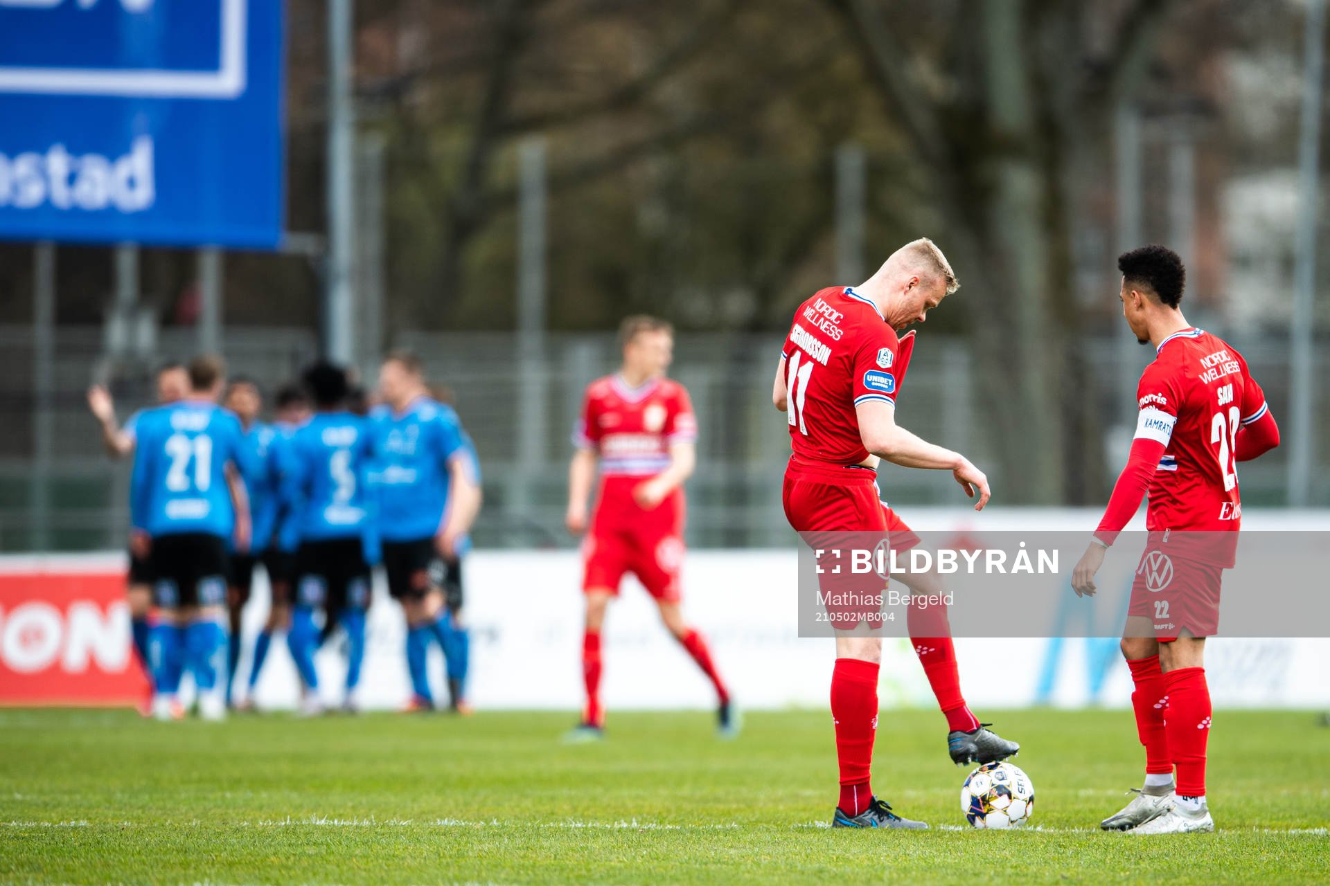 IFK Göteborgs Kolbeinn Sigthorsson och Tobias Sana deppar