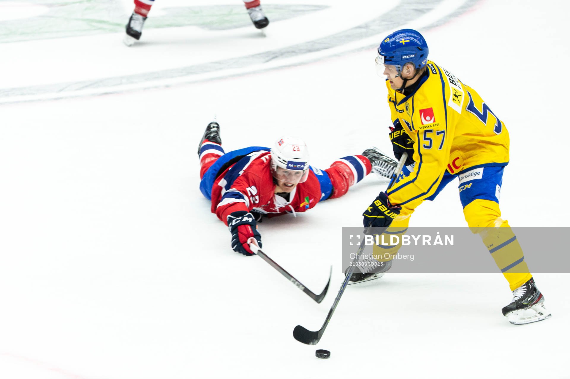 Martin Rönnild of Norway and Anton Wedin of Sweden