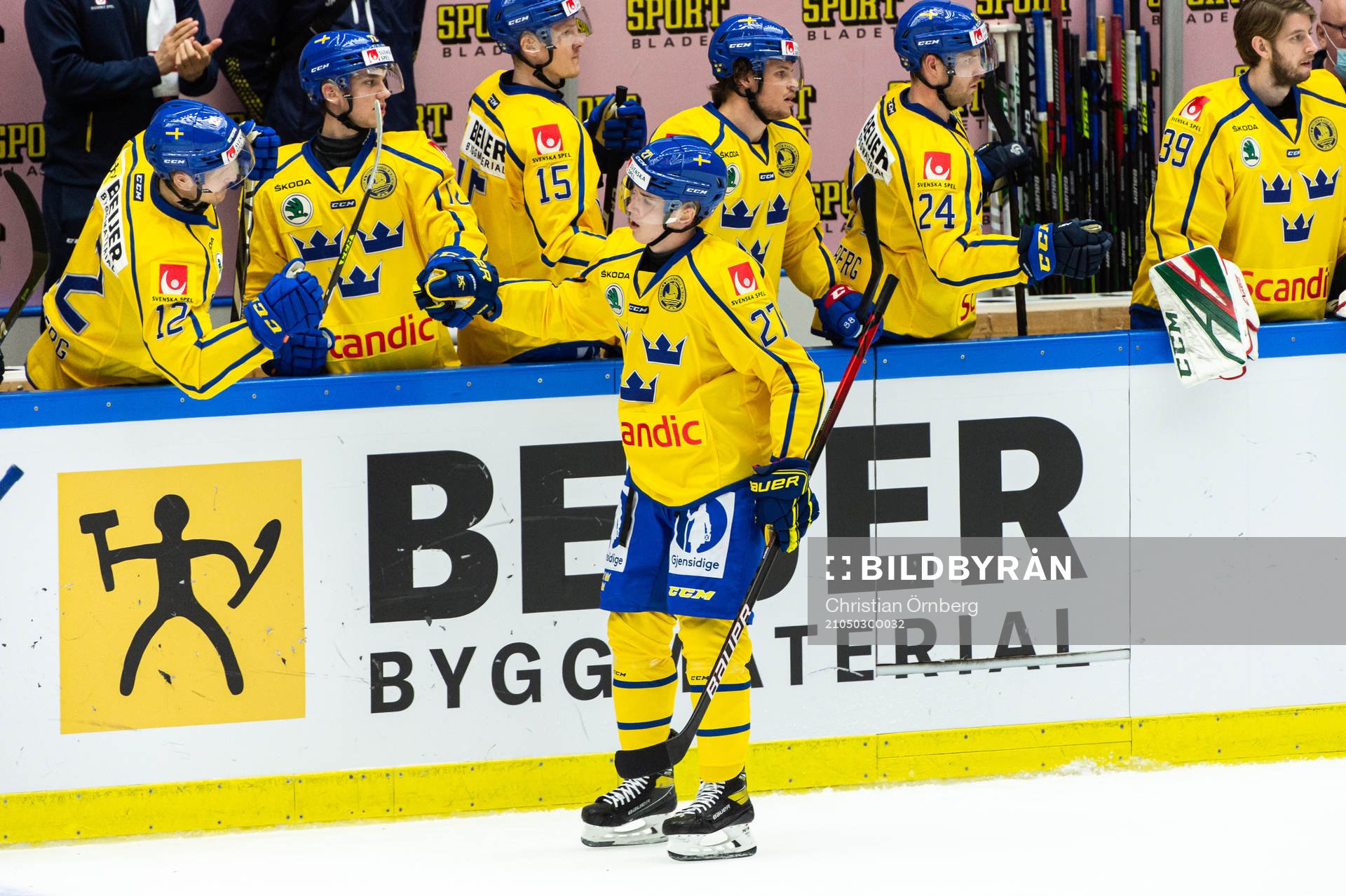 Nils Lundkvist of Sweden celebrate
