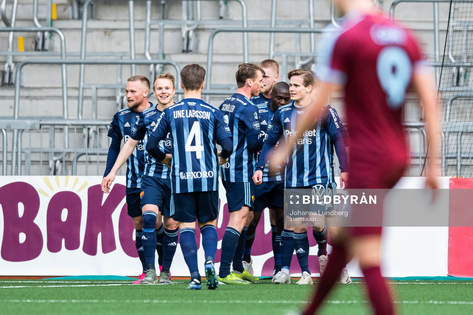 Djurgårdens Nicklas Bärkroth jublar med lagkamrater