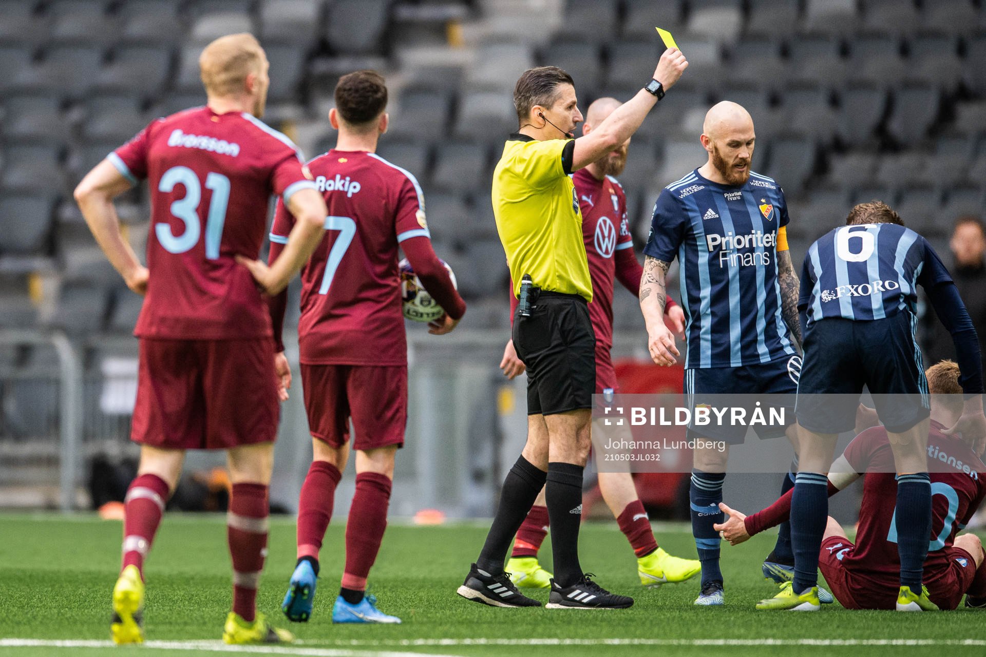 Djurgårdens Rasmus Schüller tilldelas en varning av