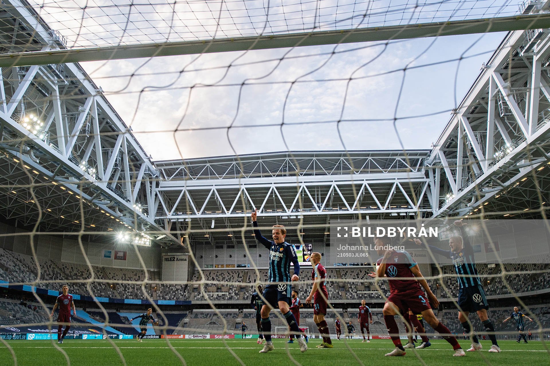 Djurgårdens Aslak Witry jublar efter att han har gjort 2-0 under fotbollsmatchen i Allsvenskan mellan Djurgården och Malmö FF den 3 maj 2021 i Stockholm.