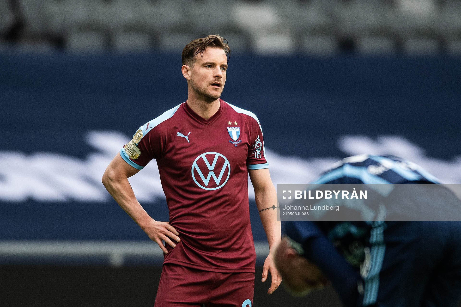 Malmö FFs Eric Larsson deppar