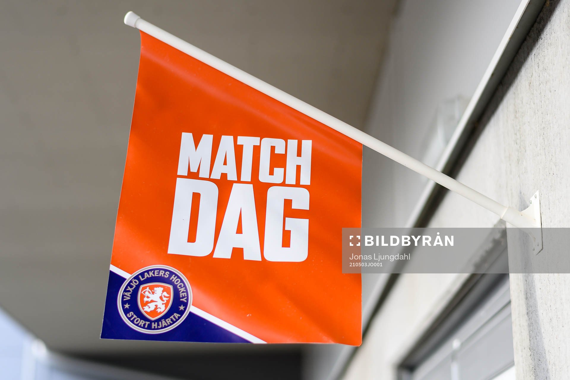 Flagga med matchdag före final två i SHL mellan Växjö