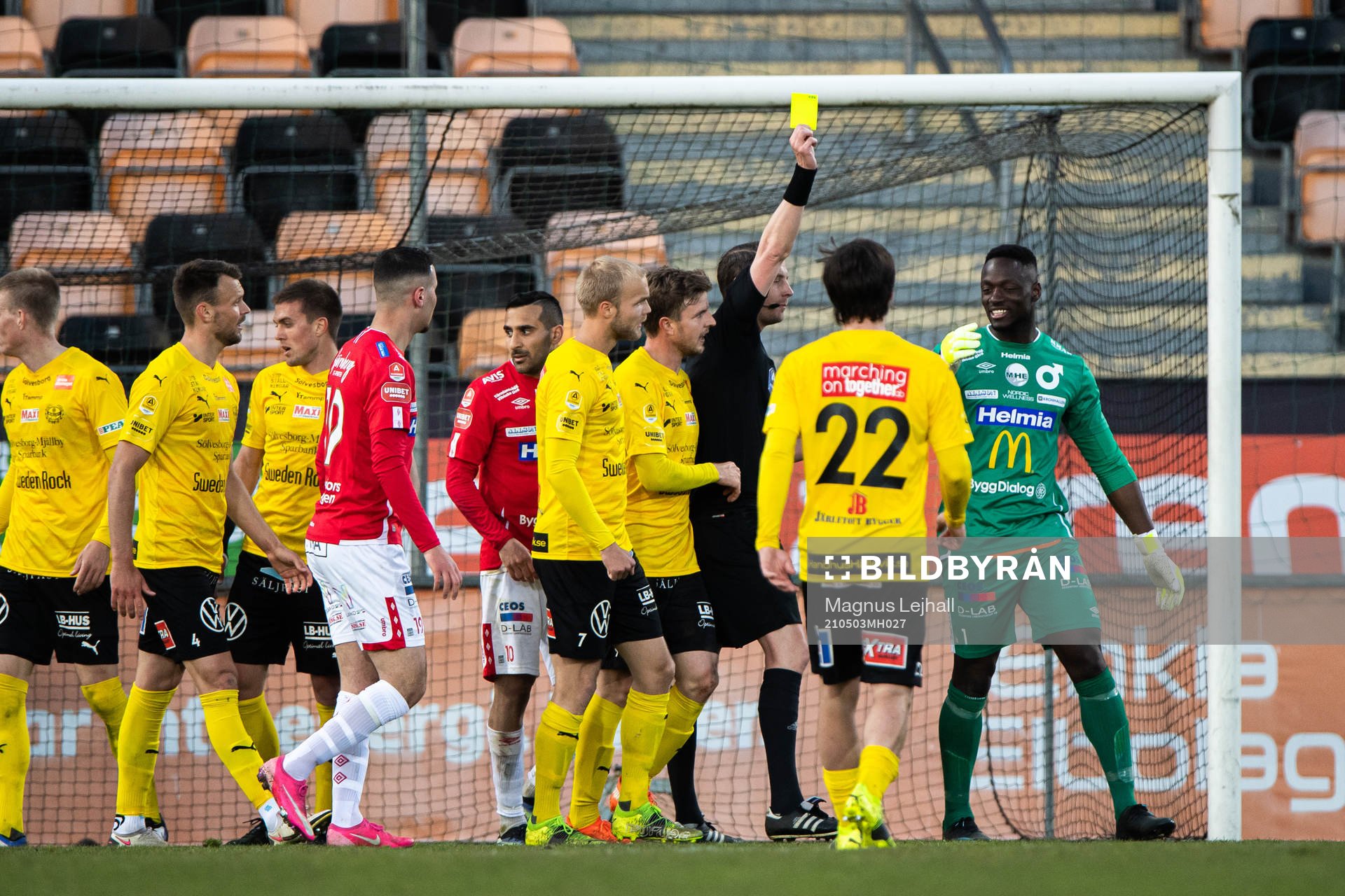 Degerfors målvakt Ismael Diawara tilldelas en varning