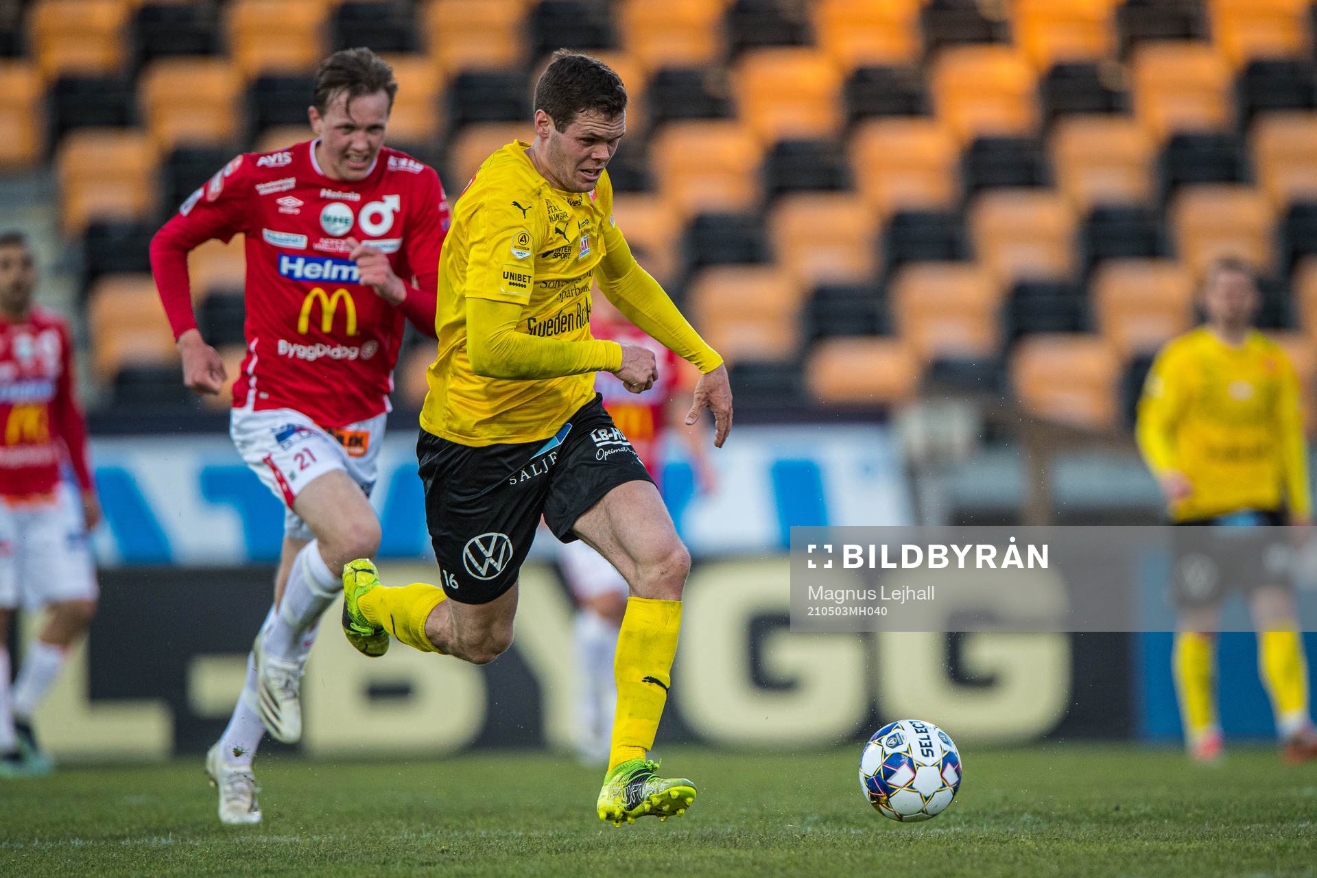 Mjällbys Jacob Bergström  och Degerfors Adam Carlén