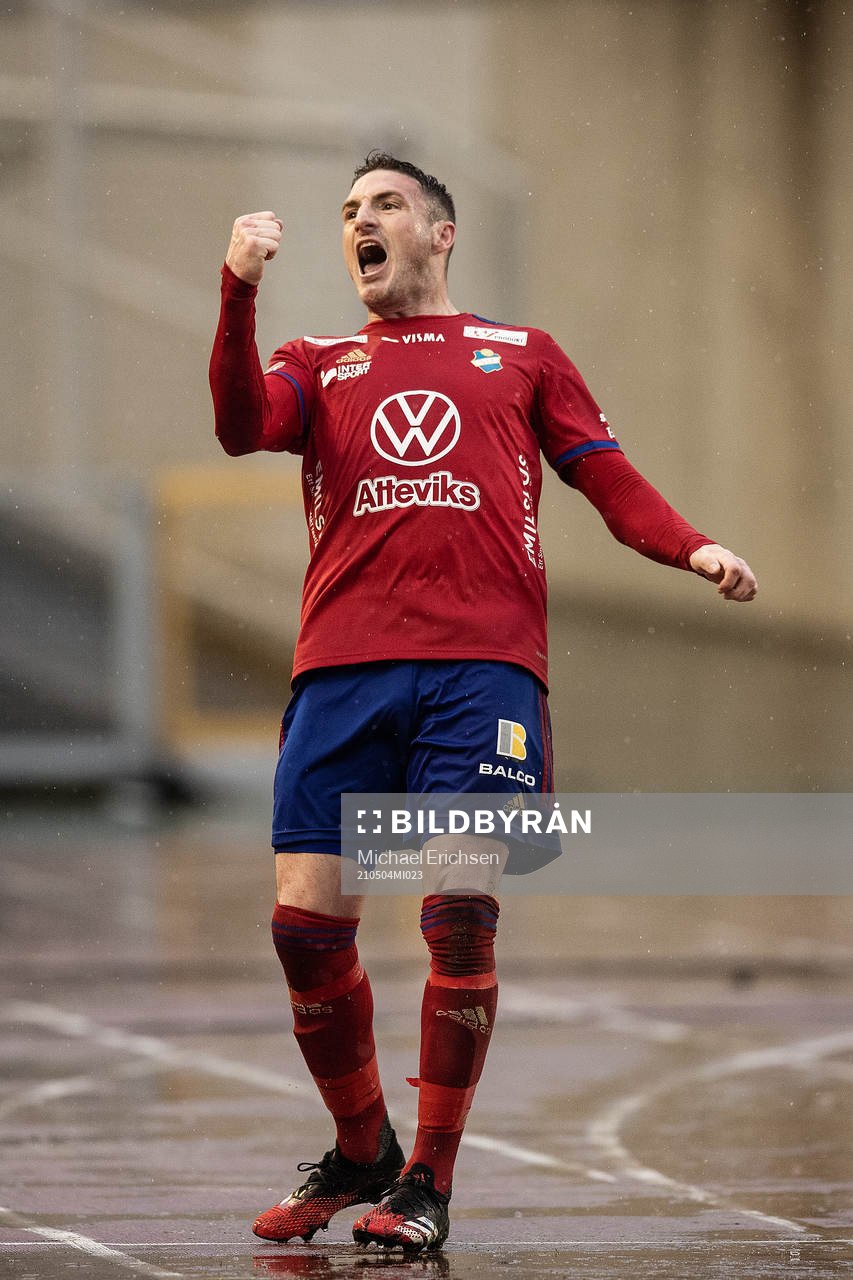 Östers James Keene jublar