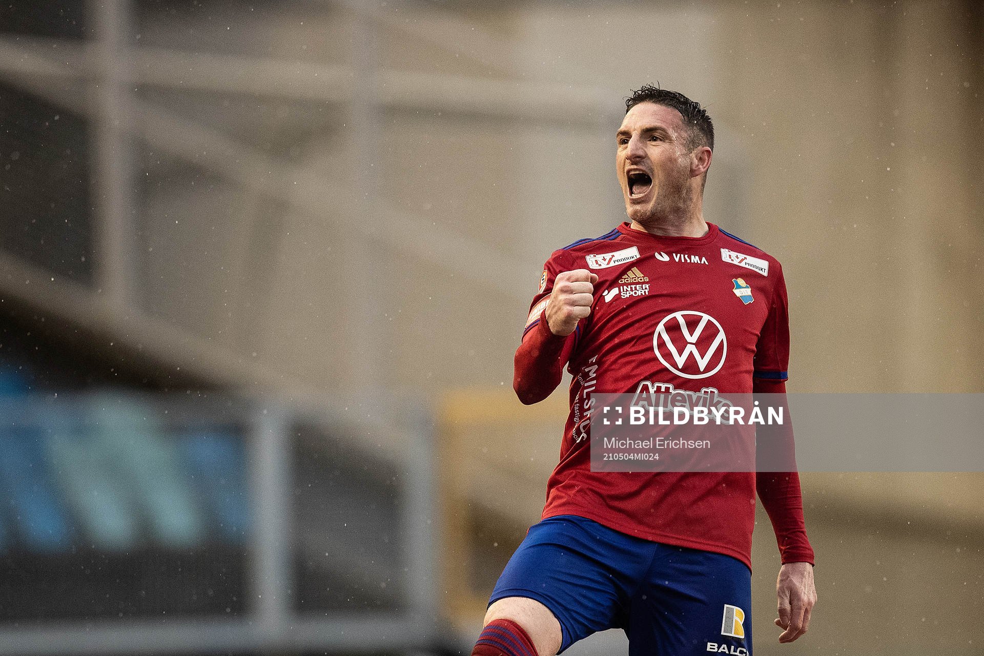 Östers James Keene jublar