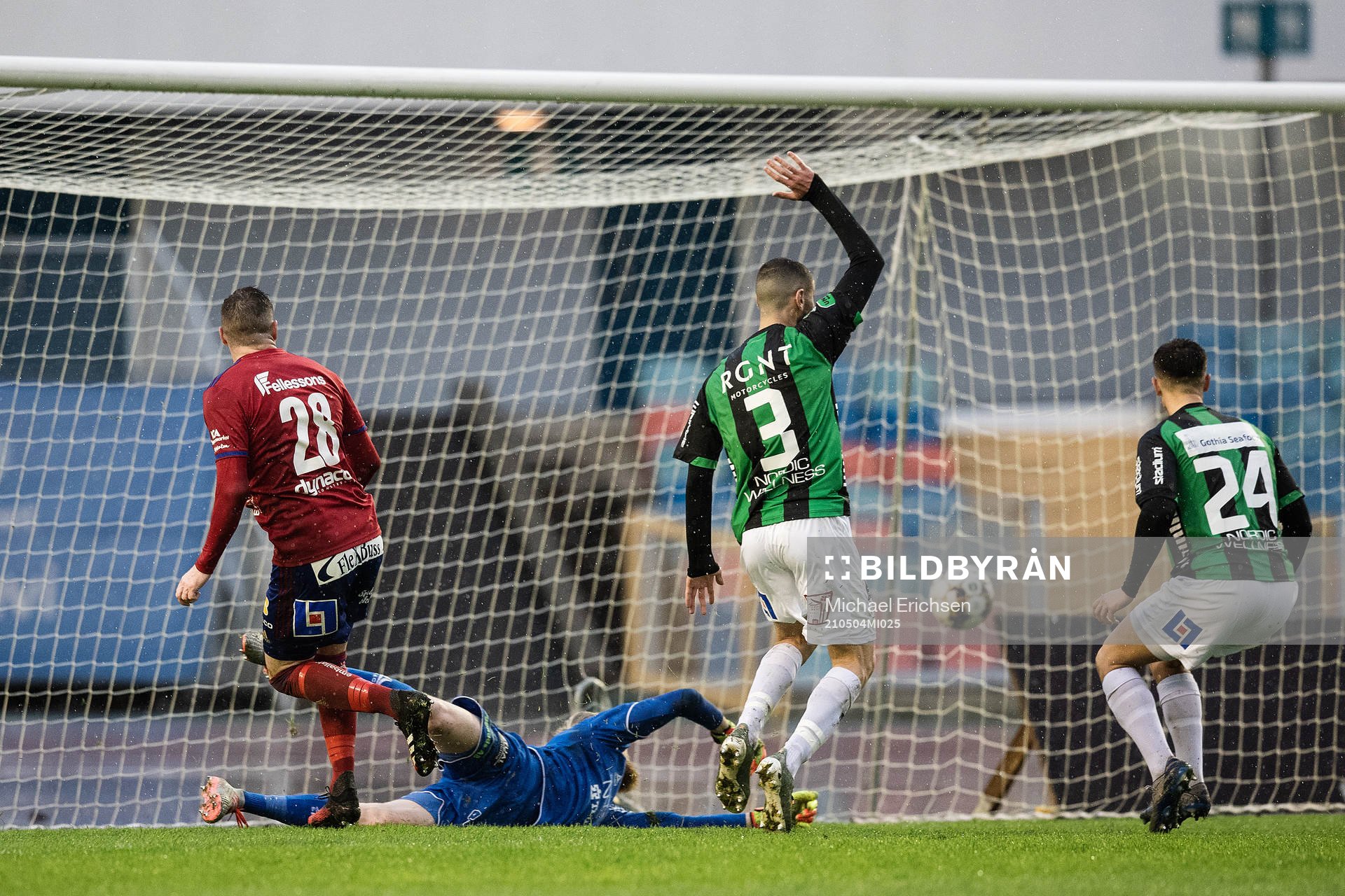 Östers James Keene gör 0-1
