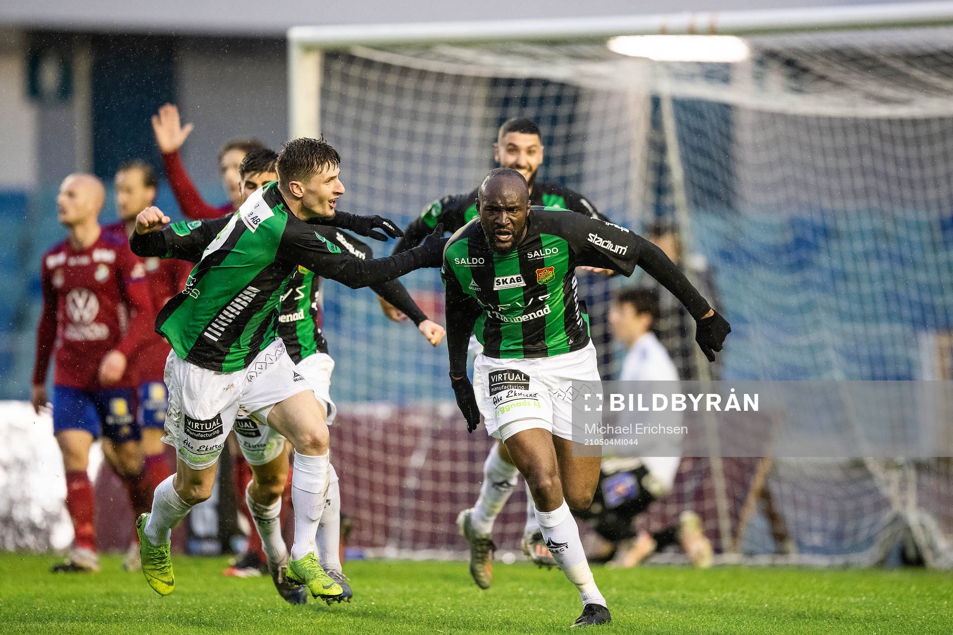 GAIS Boris Lumbana och Adnan Maric jublar