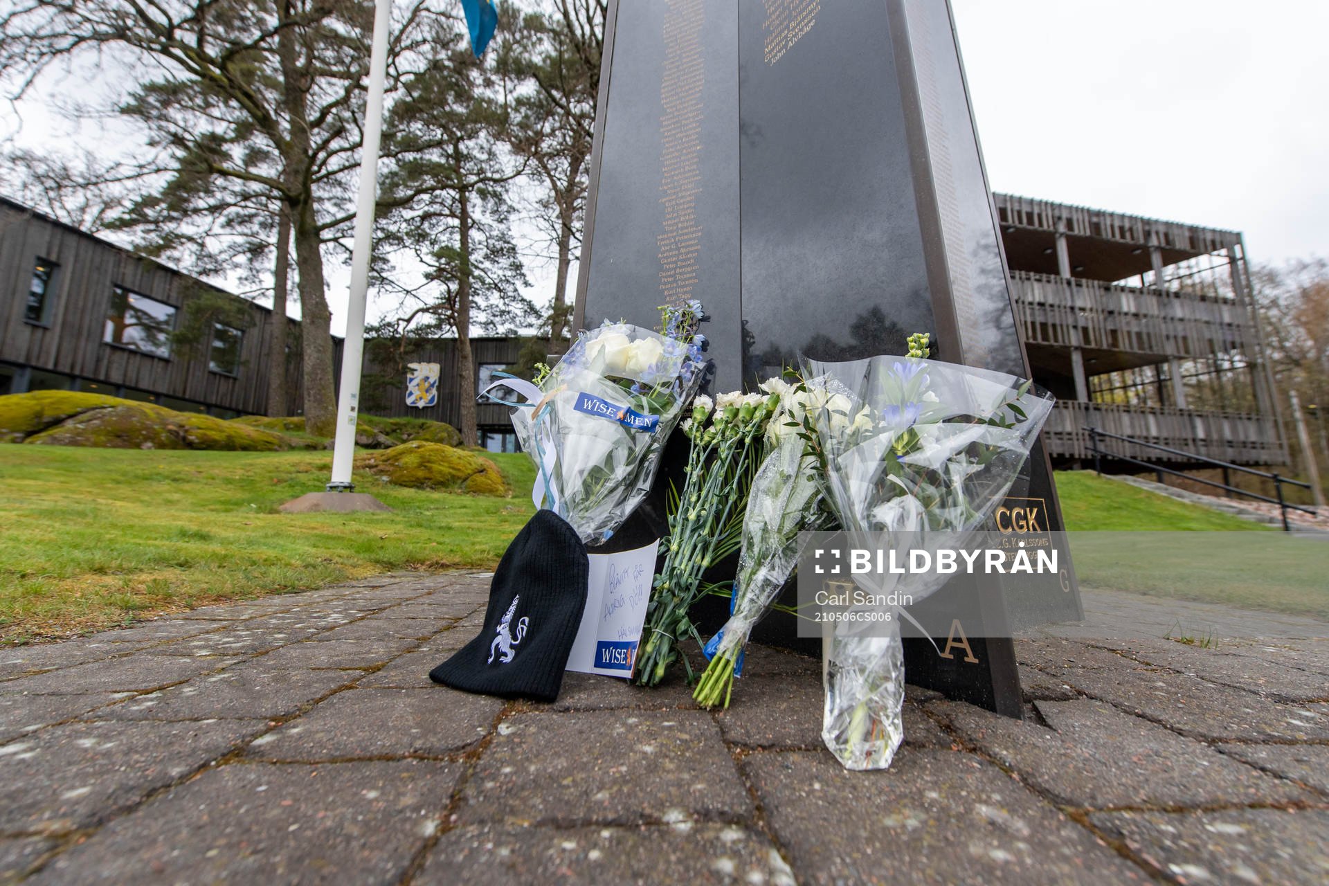 Blommor utanför Kamratgården till minne av IFK Göteborgs