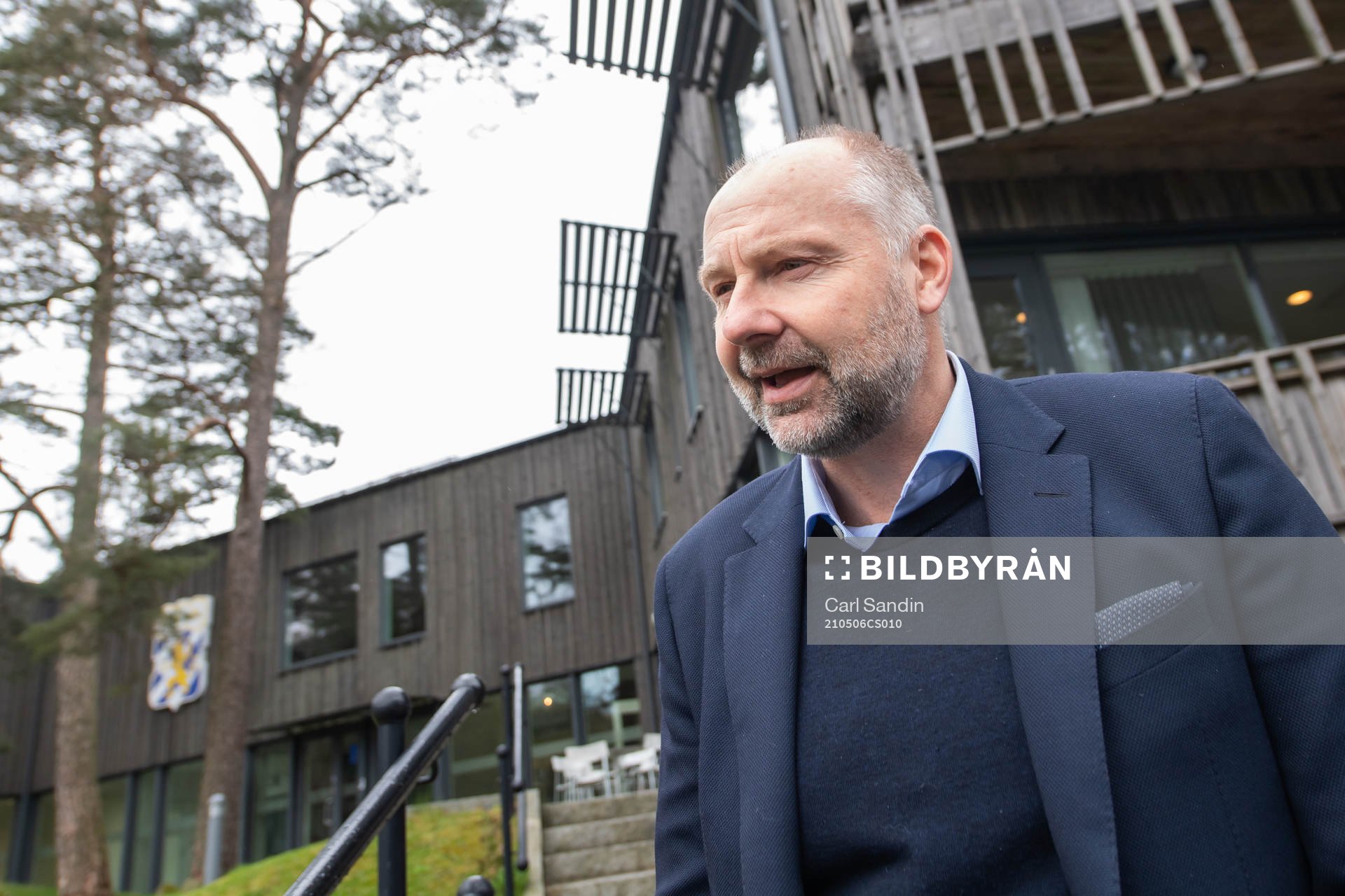 IFK Göteborgs klubbdirektör Håkan Mild blir intervjuad