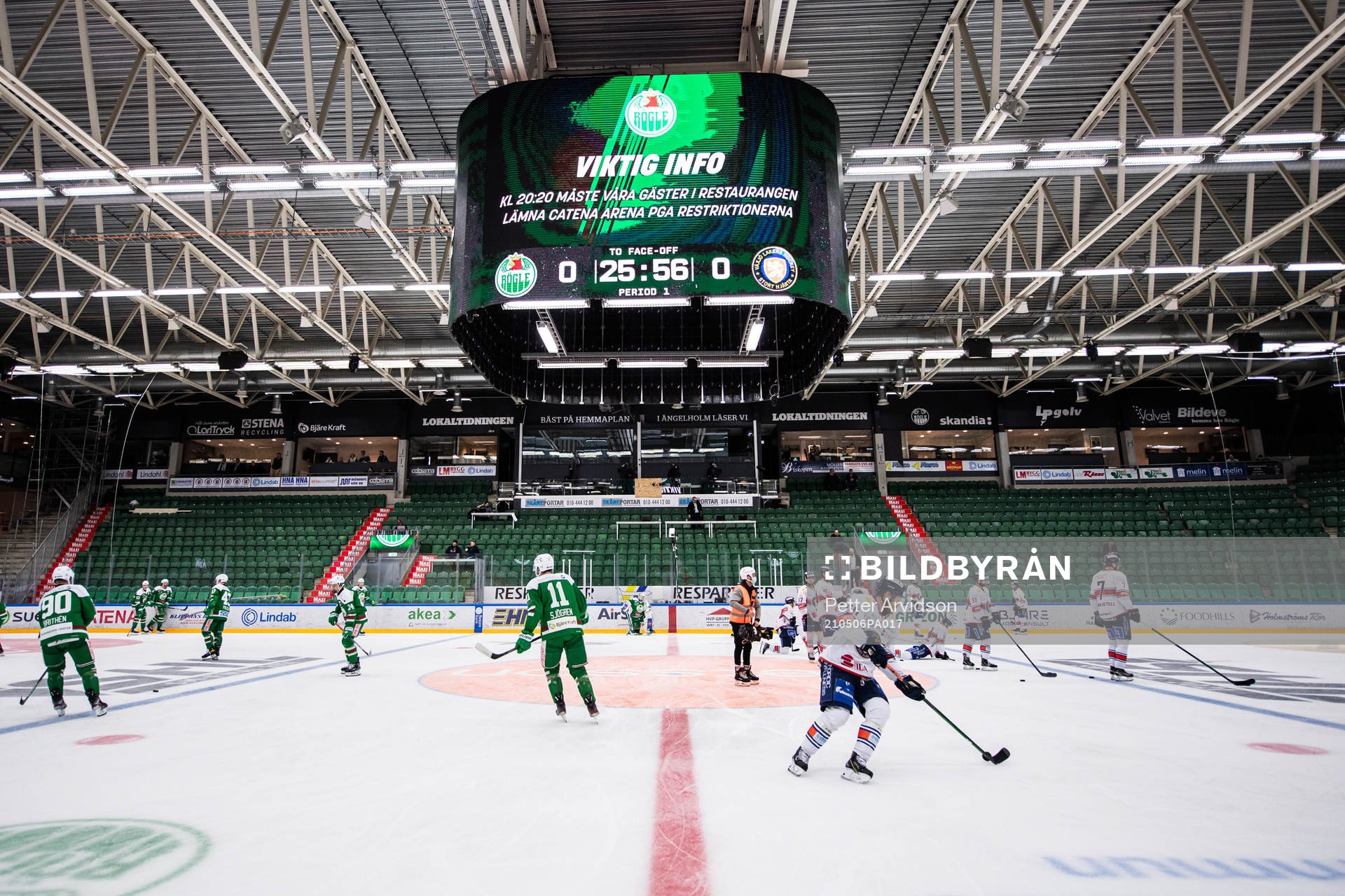 Information på jumbotronen till gästerna på Catena Arena