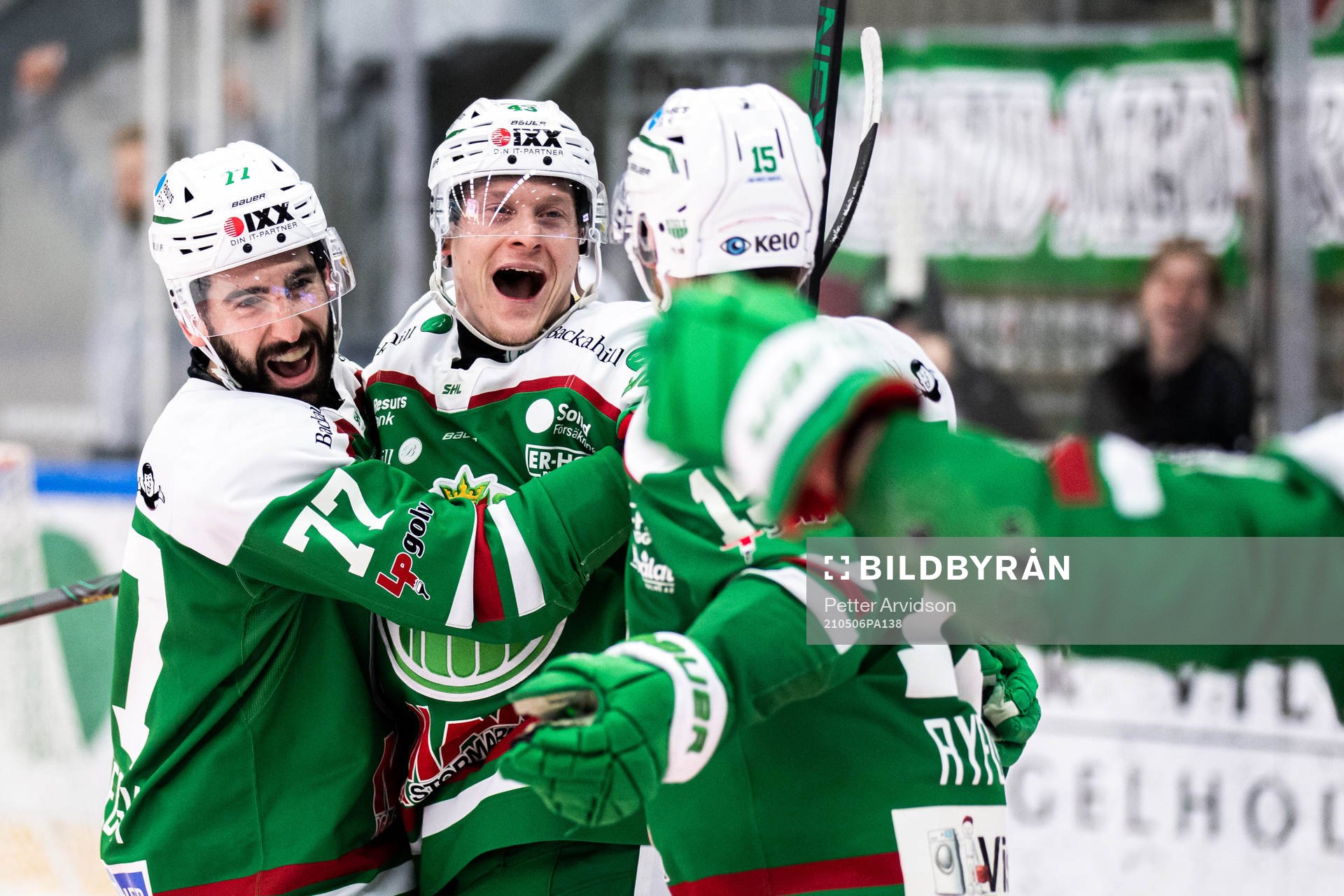 Rögles Joseph LaLeggia och Olli Palola jublar