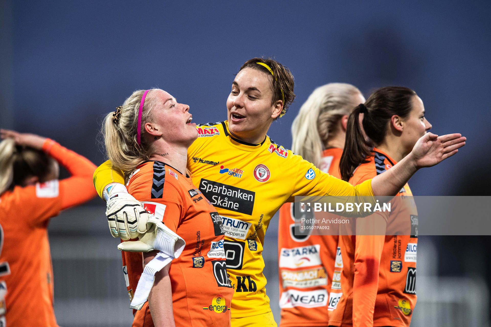 Kristianstads Therese Sessy Åsland och målvakt Brett