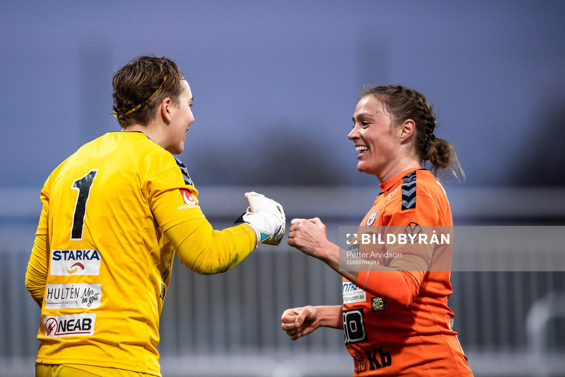 Kristianstads målvakt Brett Maron och Sif Atladóttir