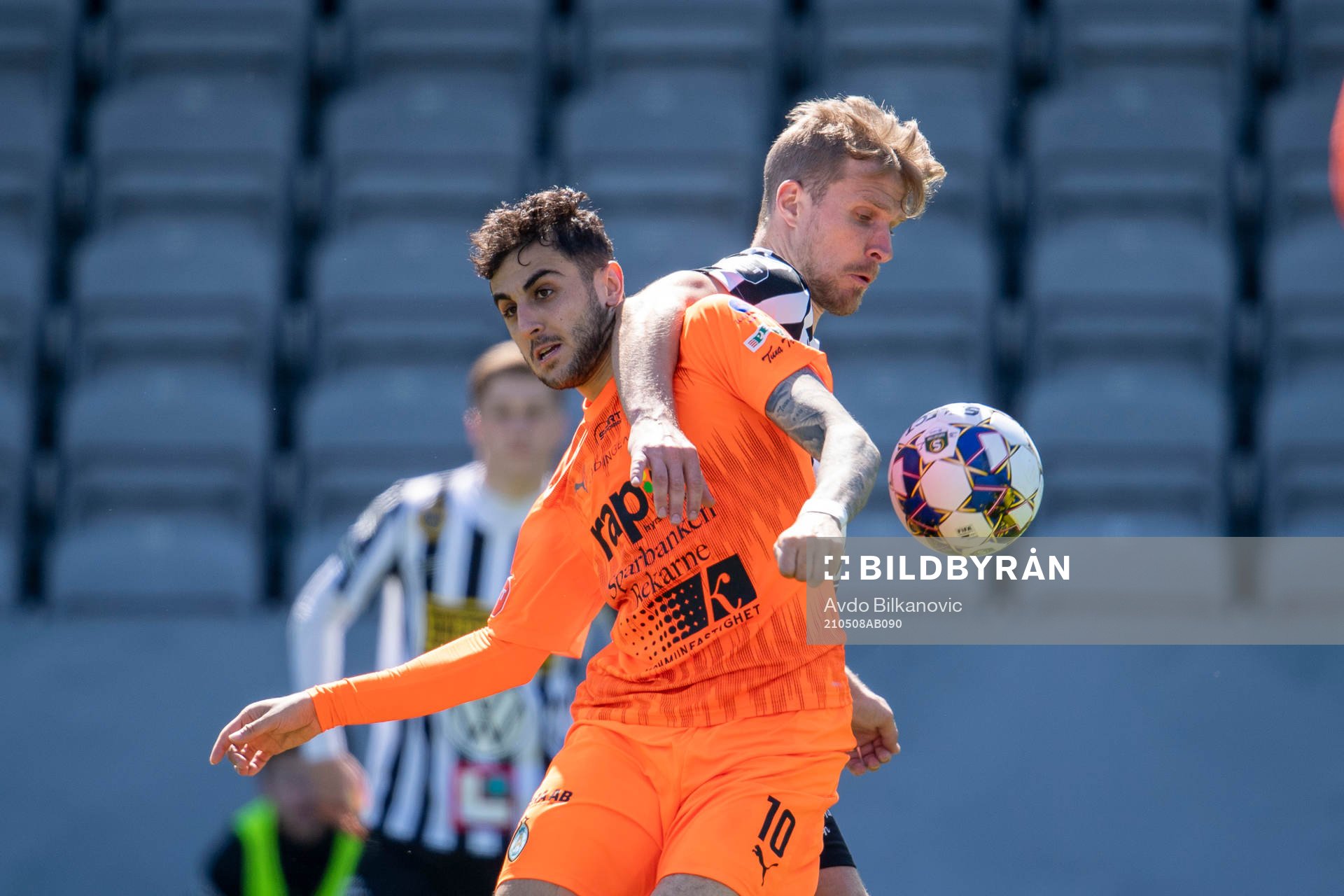 Landskronas Linus Olsson och AFC Eskilstunas Marwan Baze
