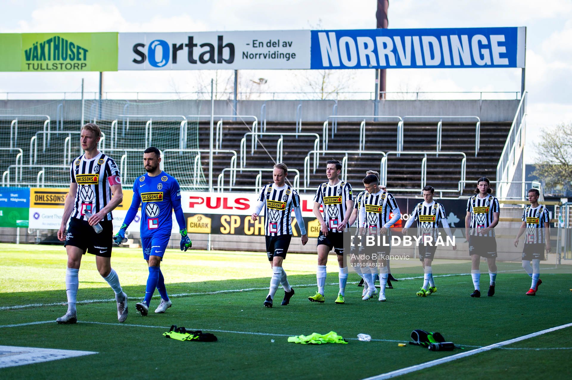 Landskronas spelare gör entré