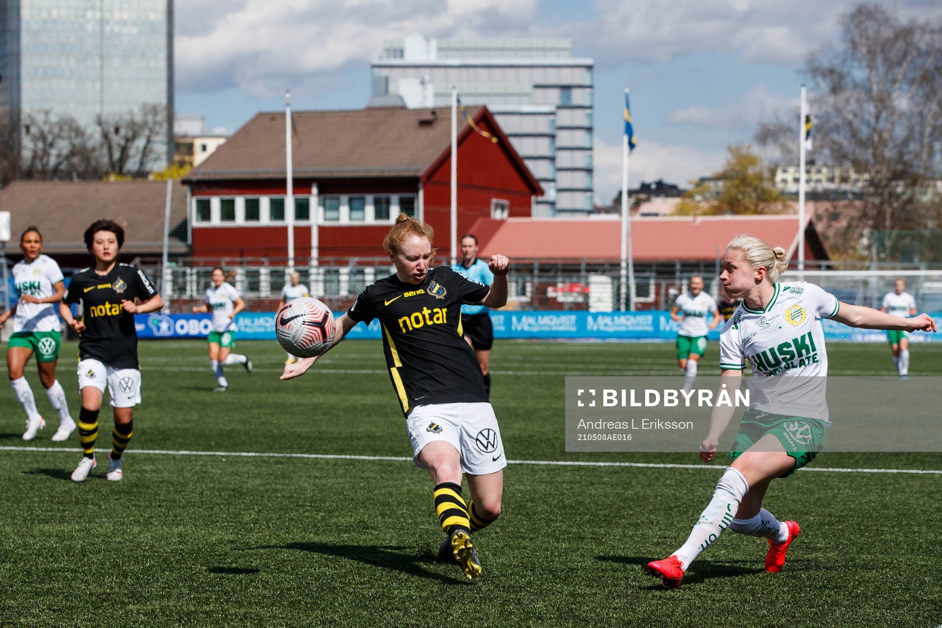 s Caroline Murray och Hammarbys Emilia Larsson